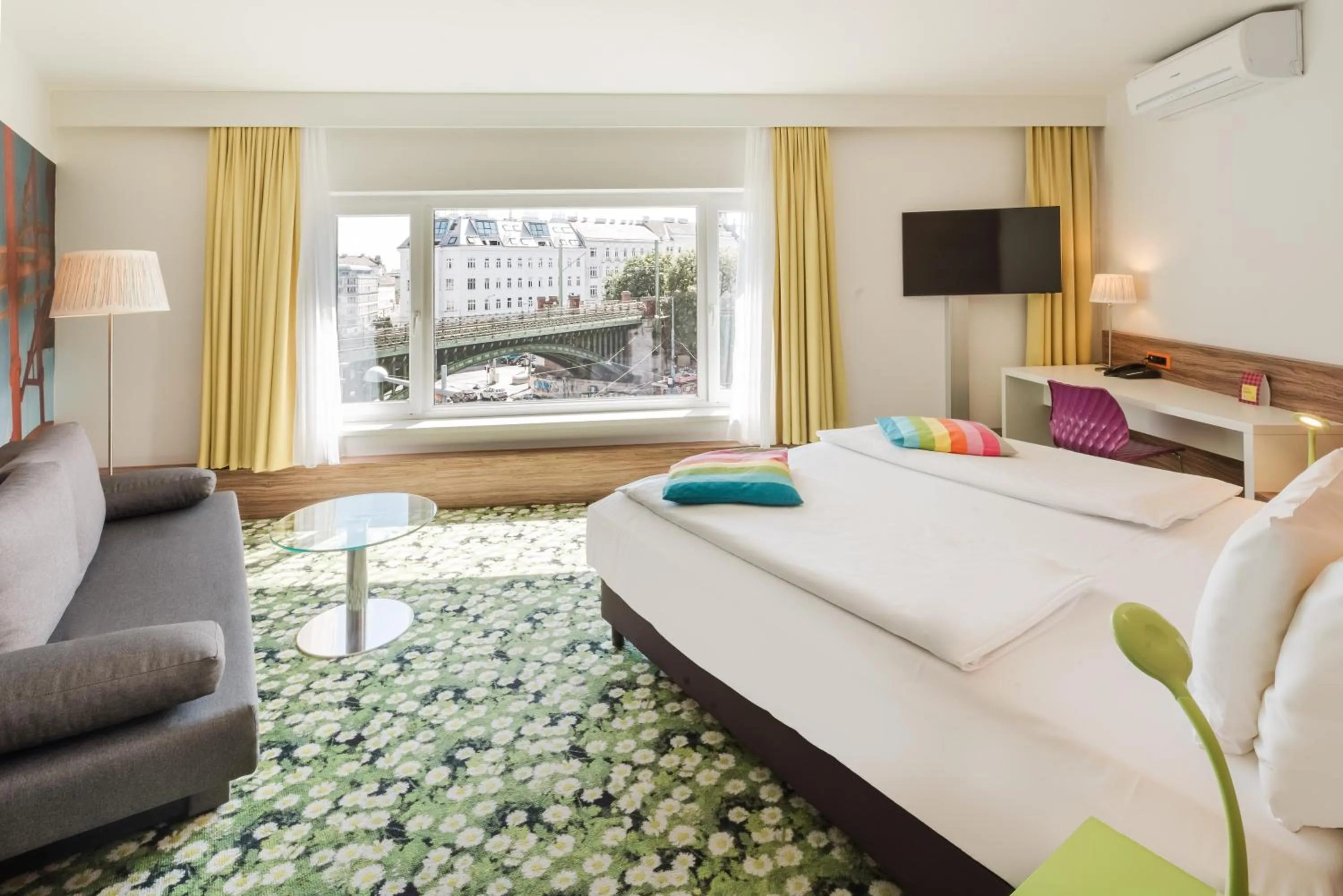 Bedroom, Bed in Ibis Styles Wien City