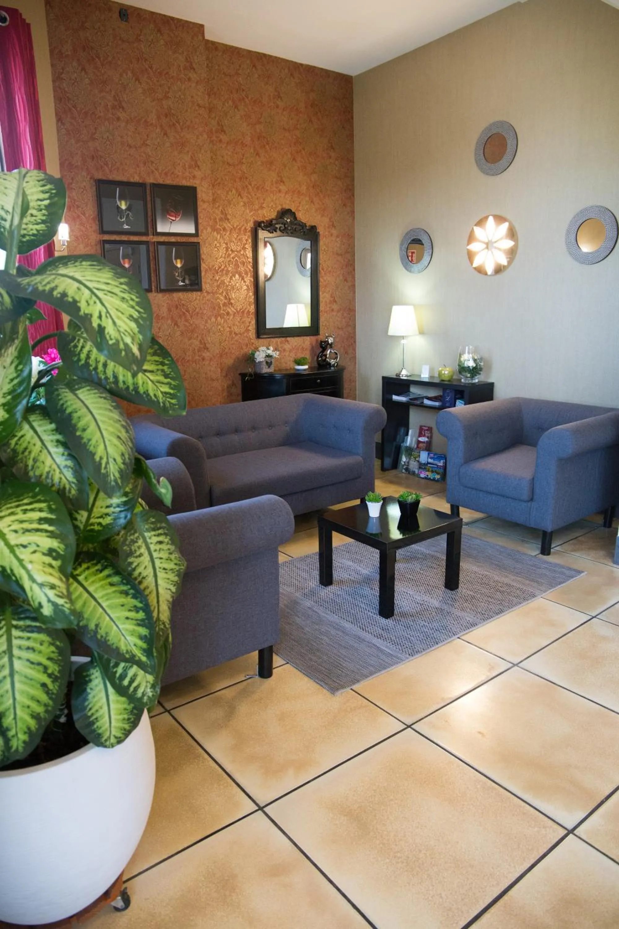 Lobby or reception, Seating Area in Hôtel Saint Antoine