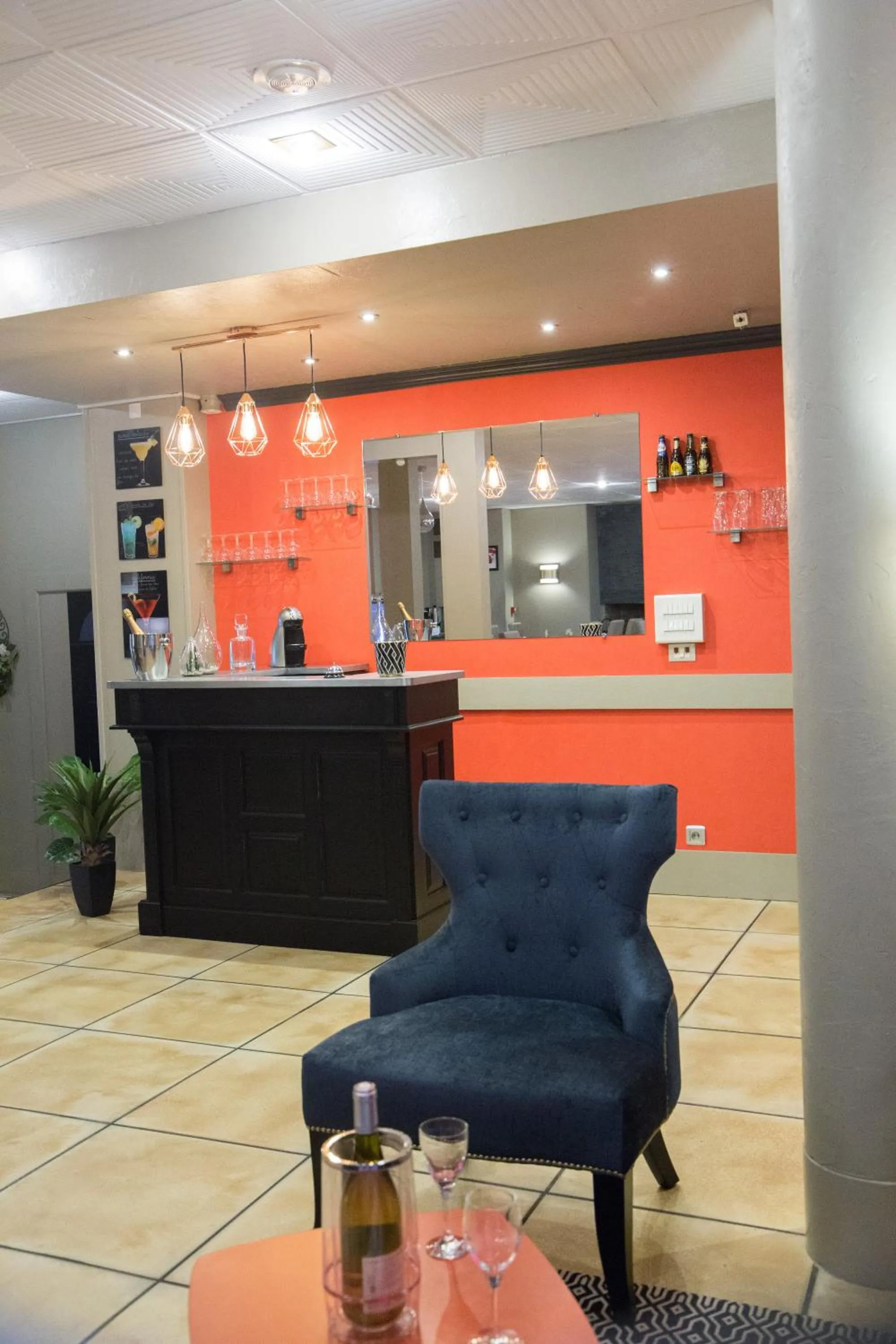 Lounge or bar, Lobby/Reception in Hôtel Saint Antoine