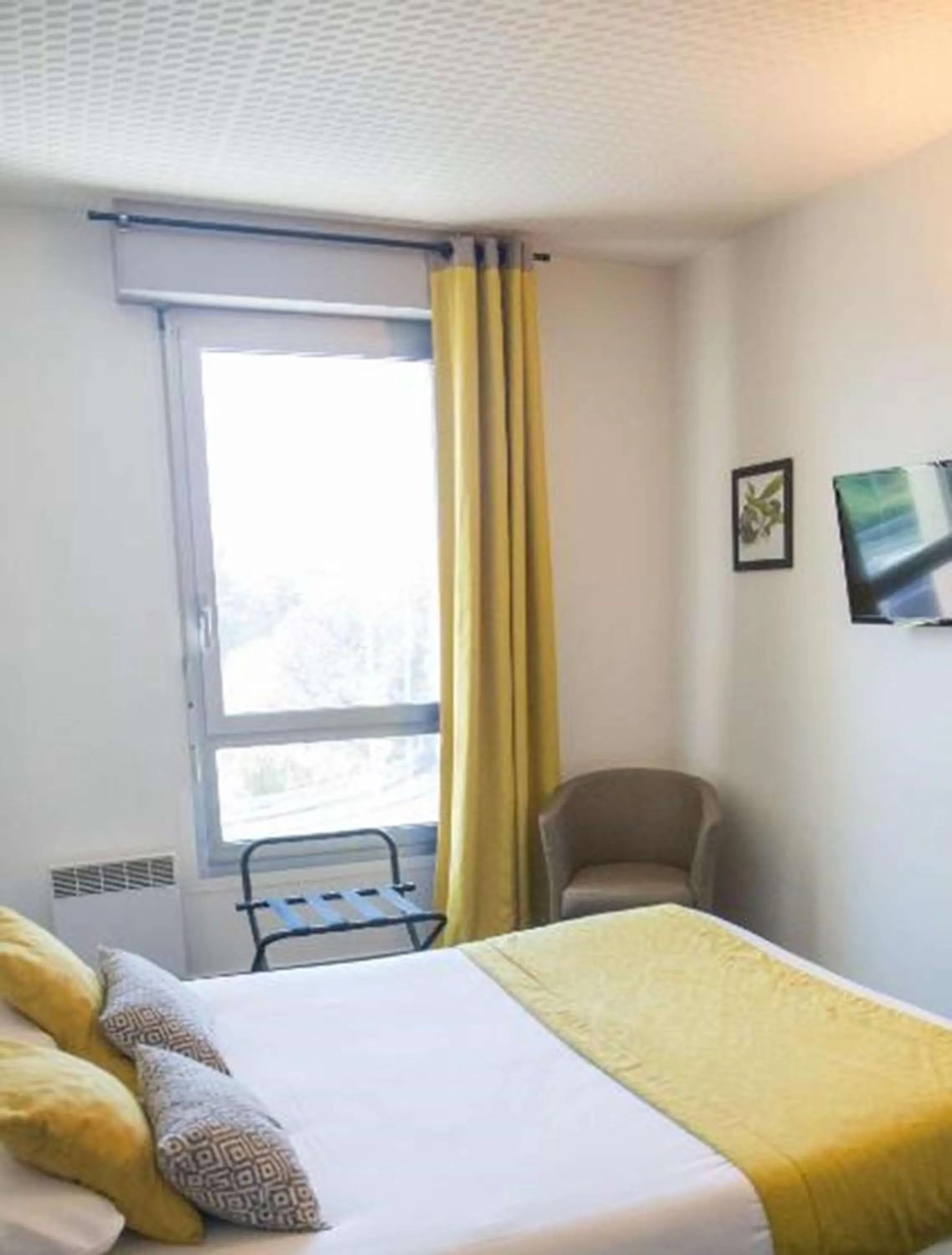 Bedroom, Bed in Sure Hotel by Best Western Angouleme