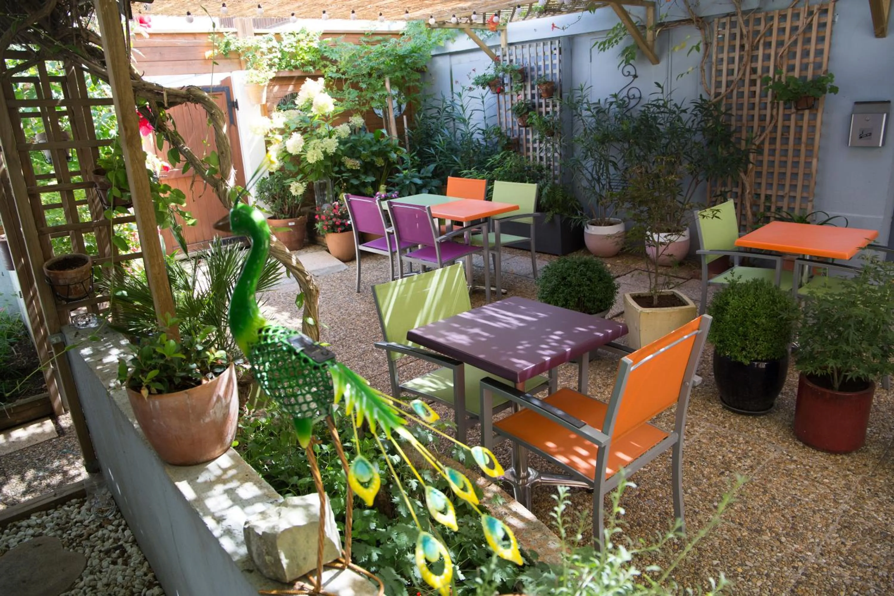 Patio, Restaurant/Places to Eat in Hôtel Saint Antoine