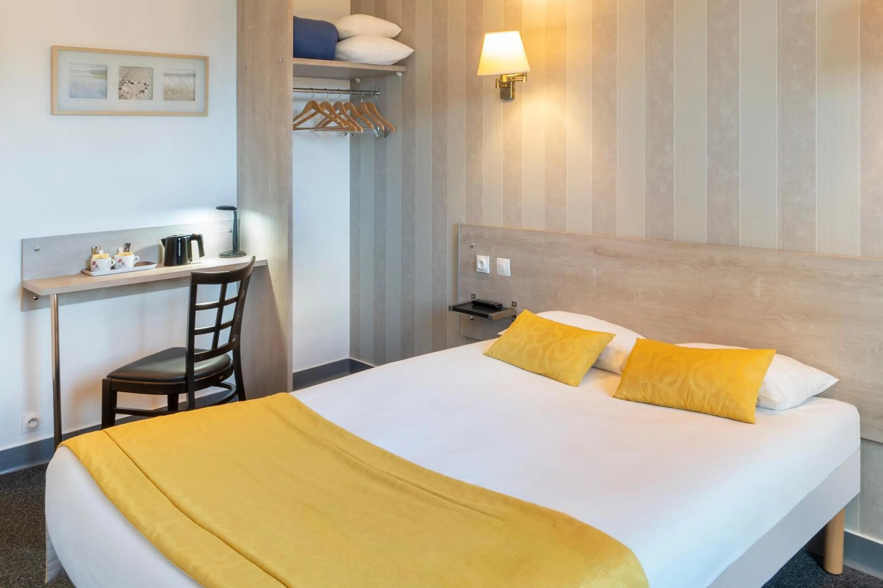 Bed in Sure Hotel by Best Western Angouleme