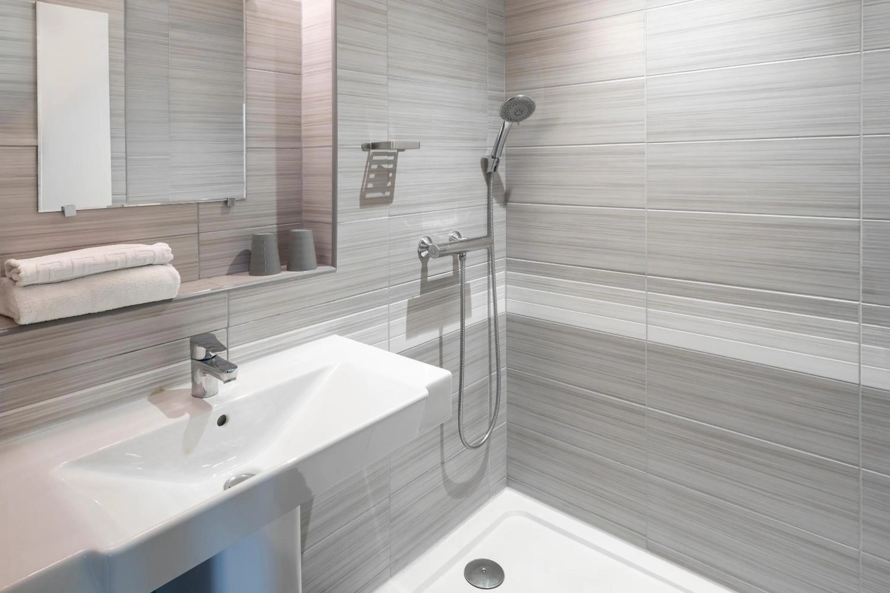 Shower in Sure Hotel by Best Western Angouleme