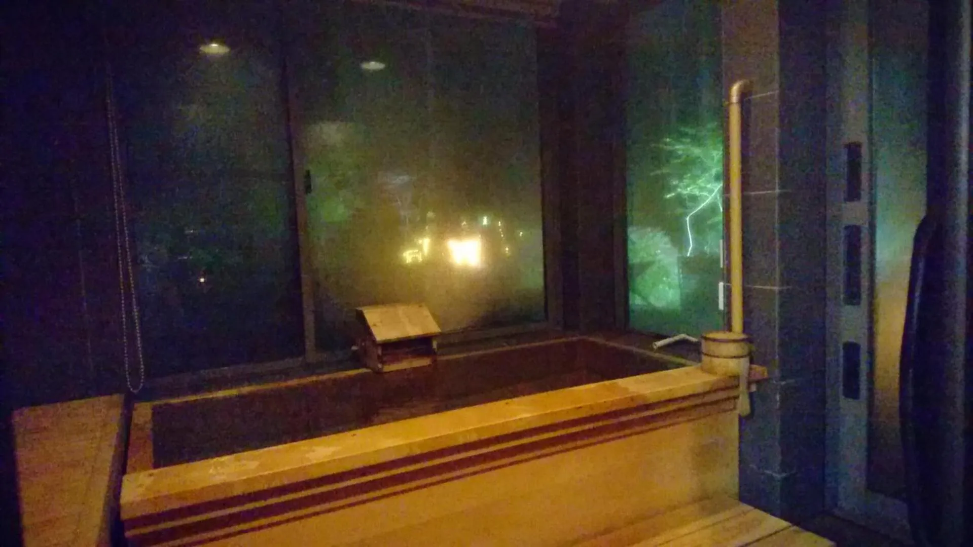 Hot Tub in Kakureyado Fujikawaguchiko