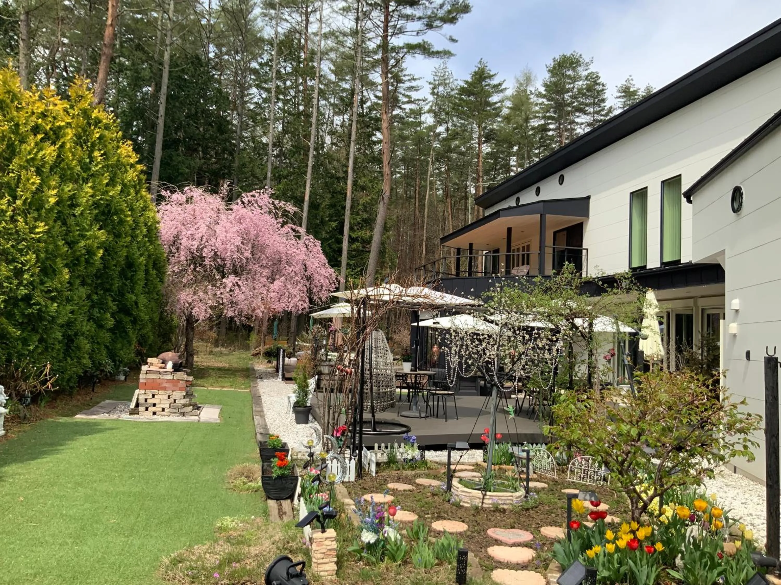 Spring in Kakureyado Fujikawaguchiko