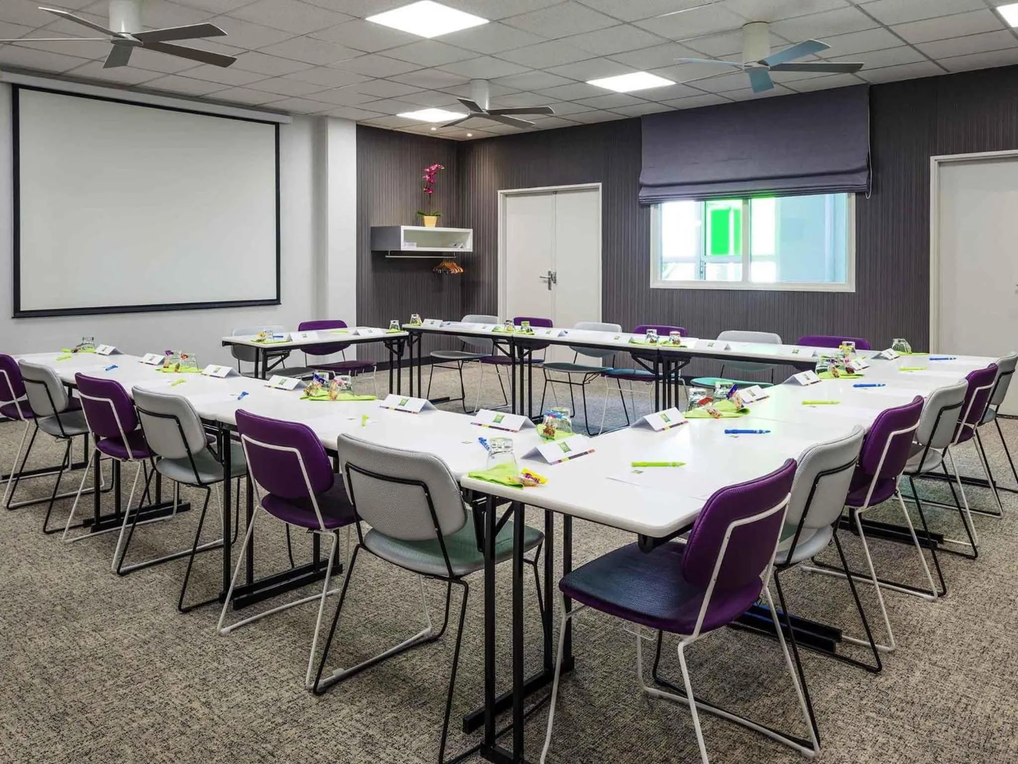Meeting/conference room in ibis Styles Antony Paris Sud
