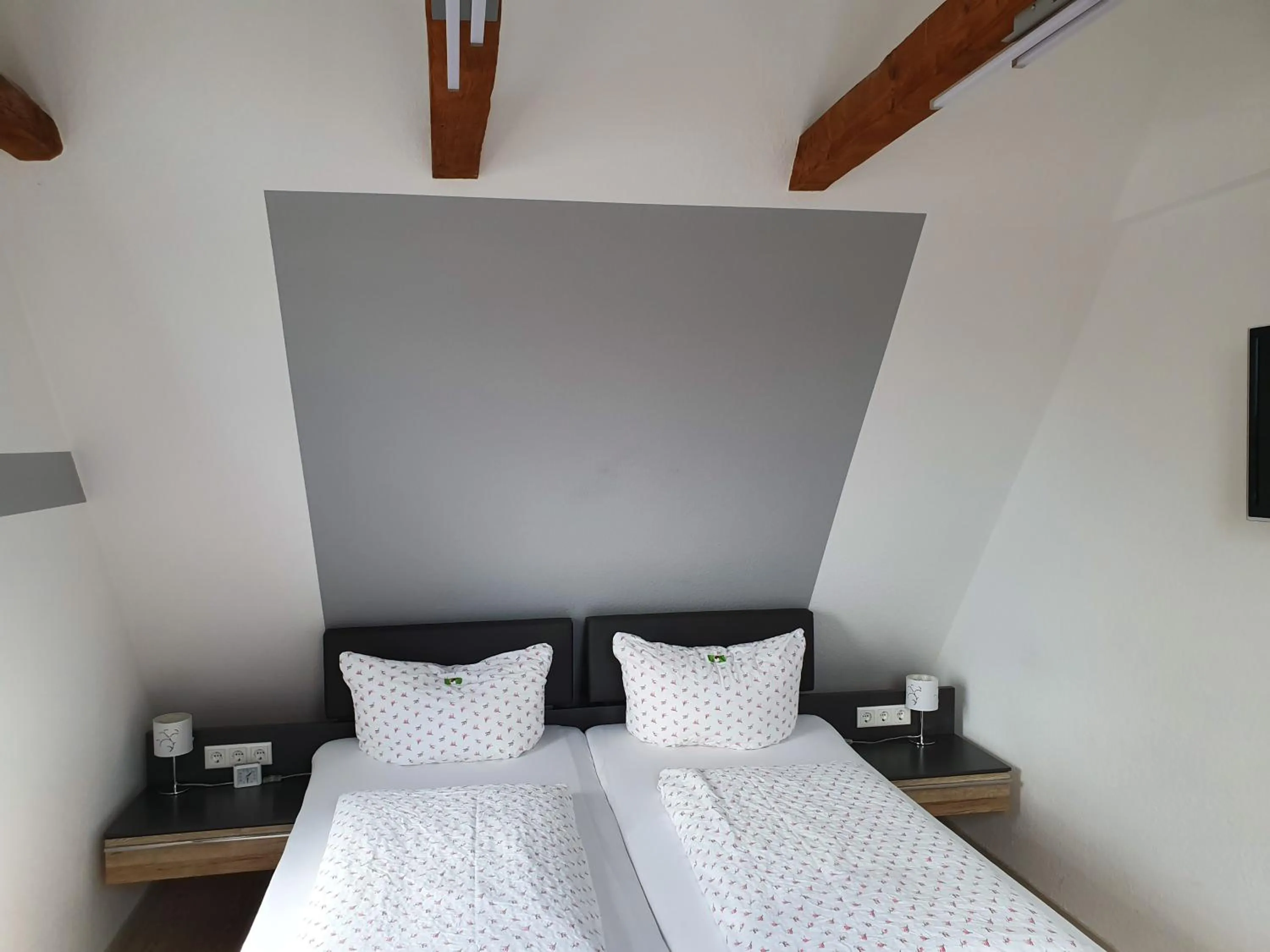 Photo of the whole room, Bed in Pension Marktblick