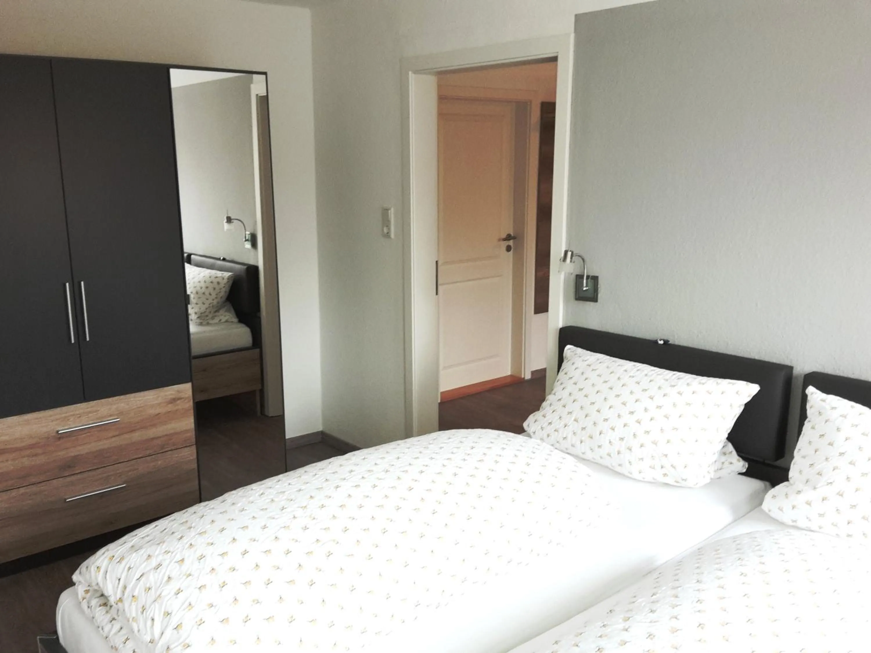 Photo of the whole room, Bed in Pension Marktblick