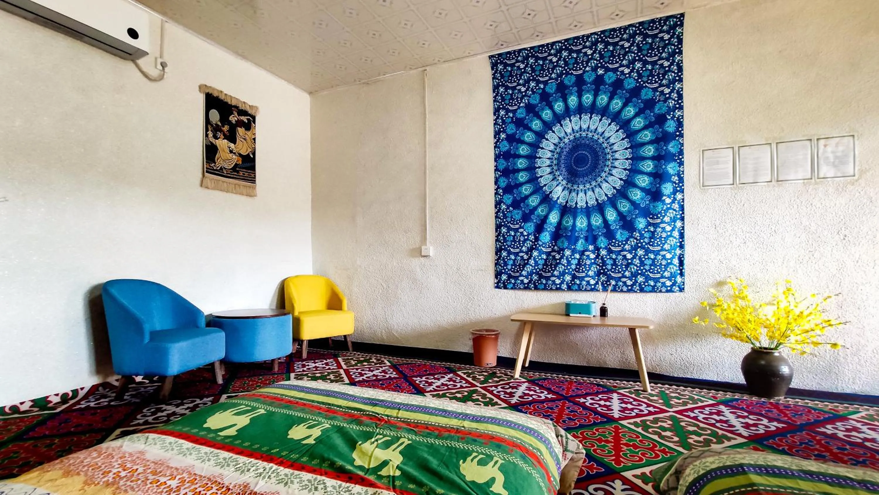 Photo of the whole room, Bed in New Dap Hostel (in Grape Town)