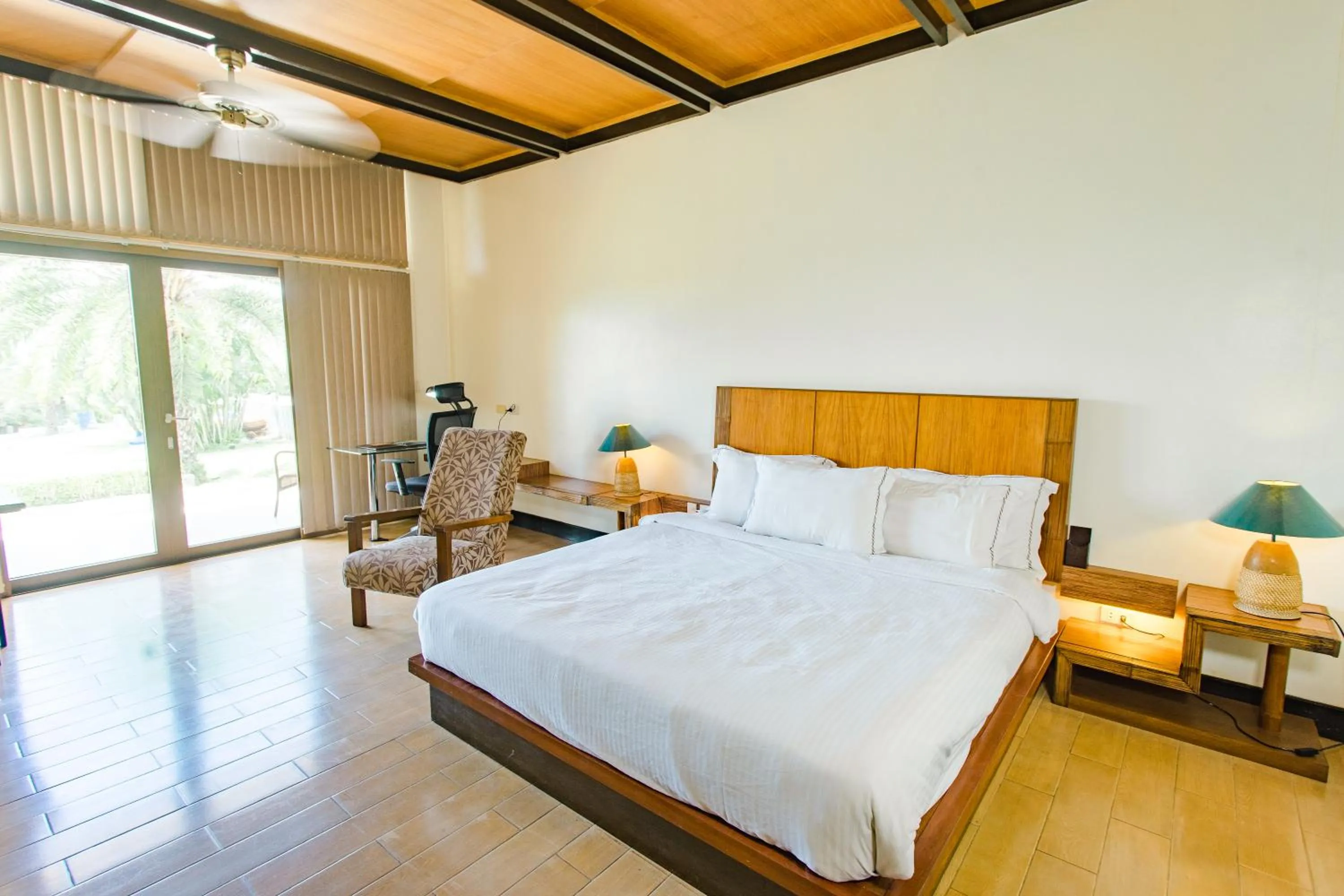 Photo of the whole room, Bed in The Park - Silang