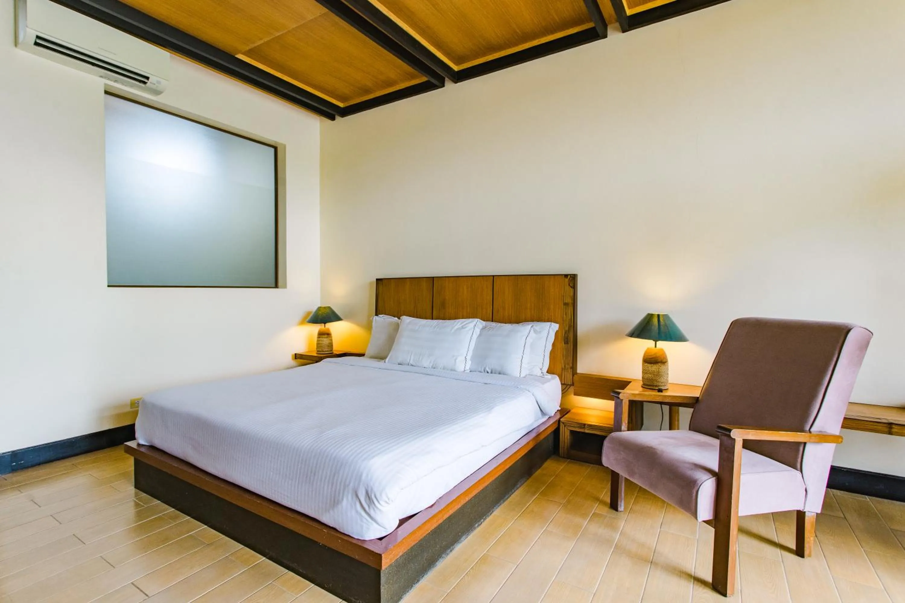 Bedroom, Bed in The Park - Silang