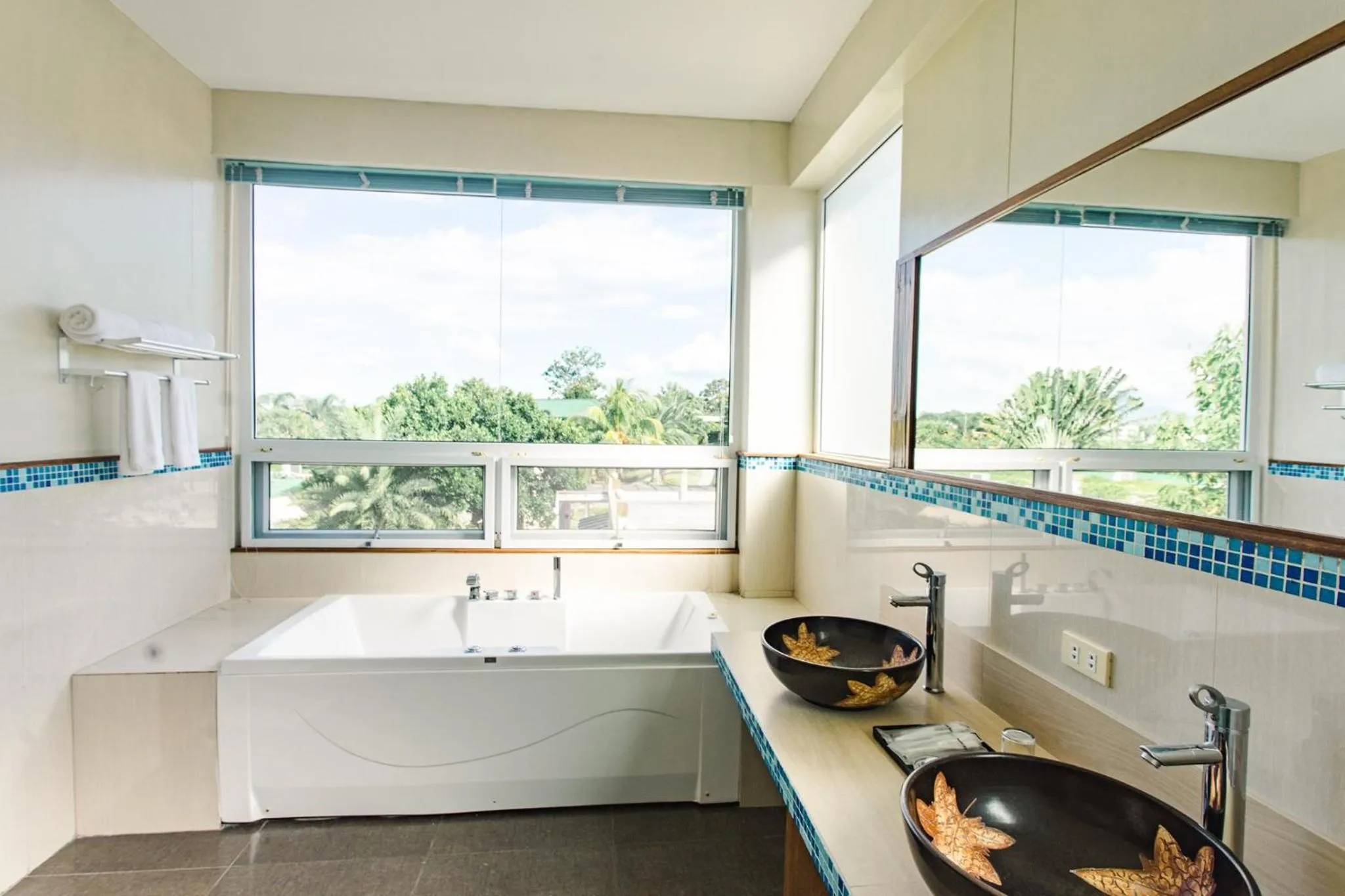 Bathroom in The Park - Silang