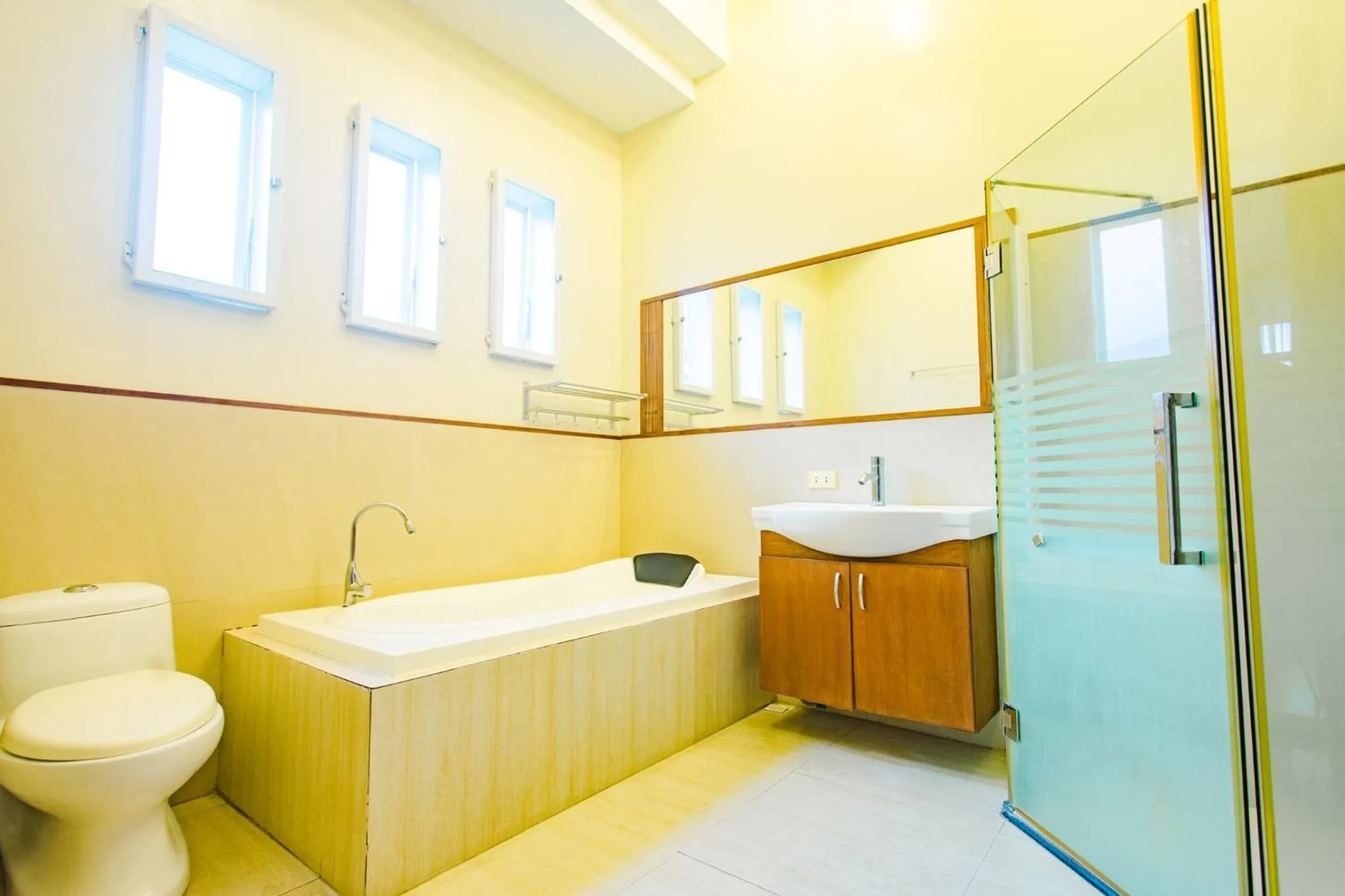 Bathroom in The Park - Silang