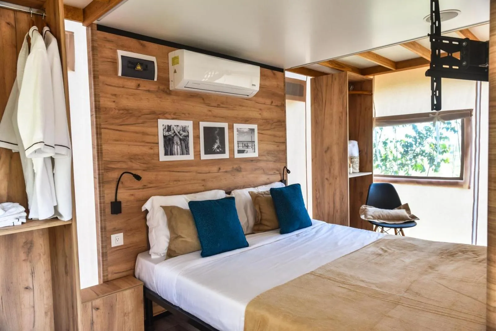 Bedroom, Bed in The Park - Silang