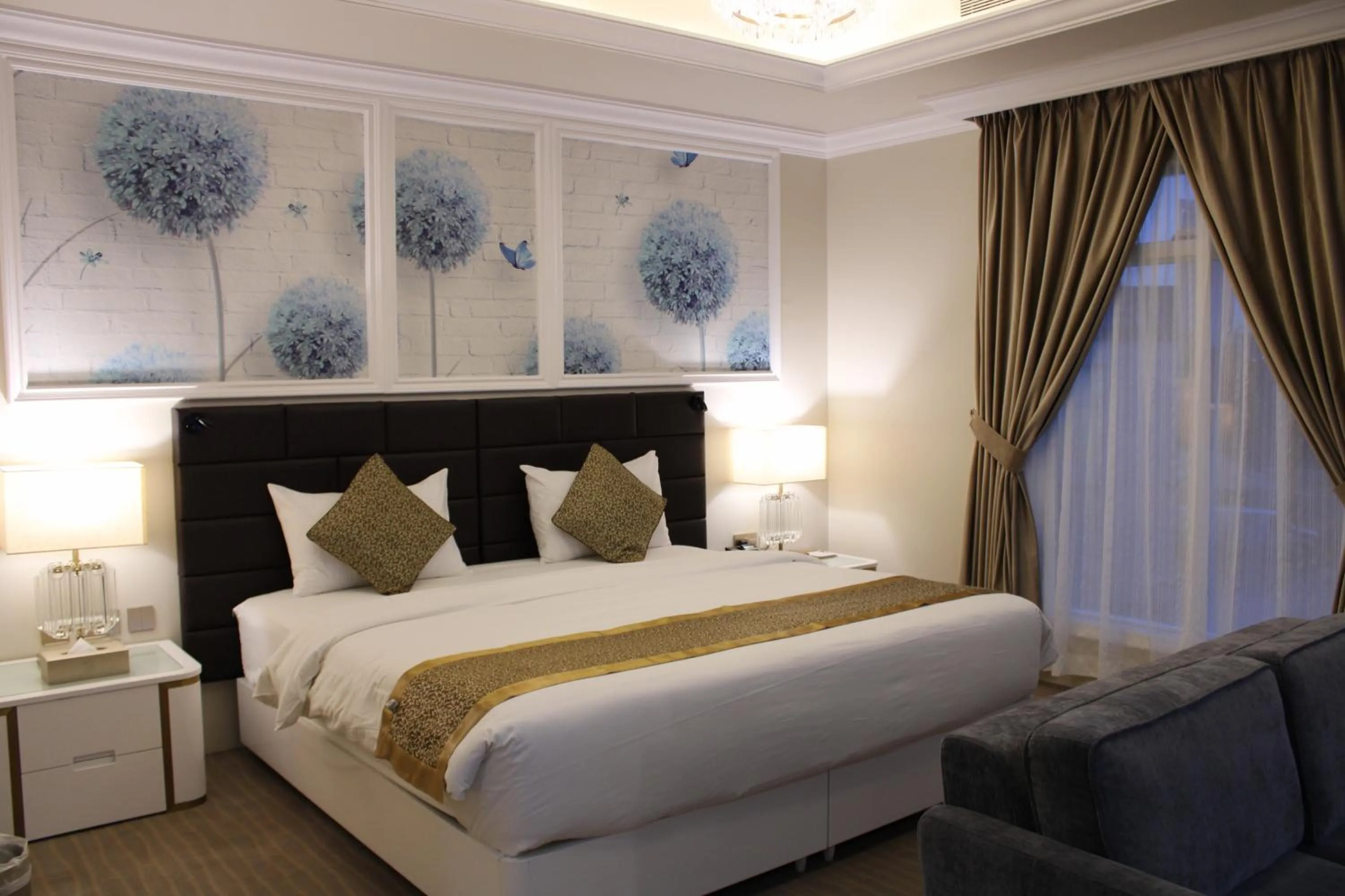 Bedroom, Bed in Remaj Hotel