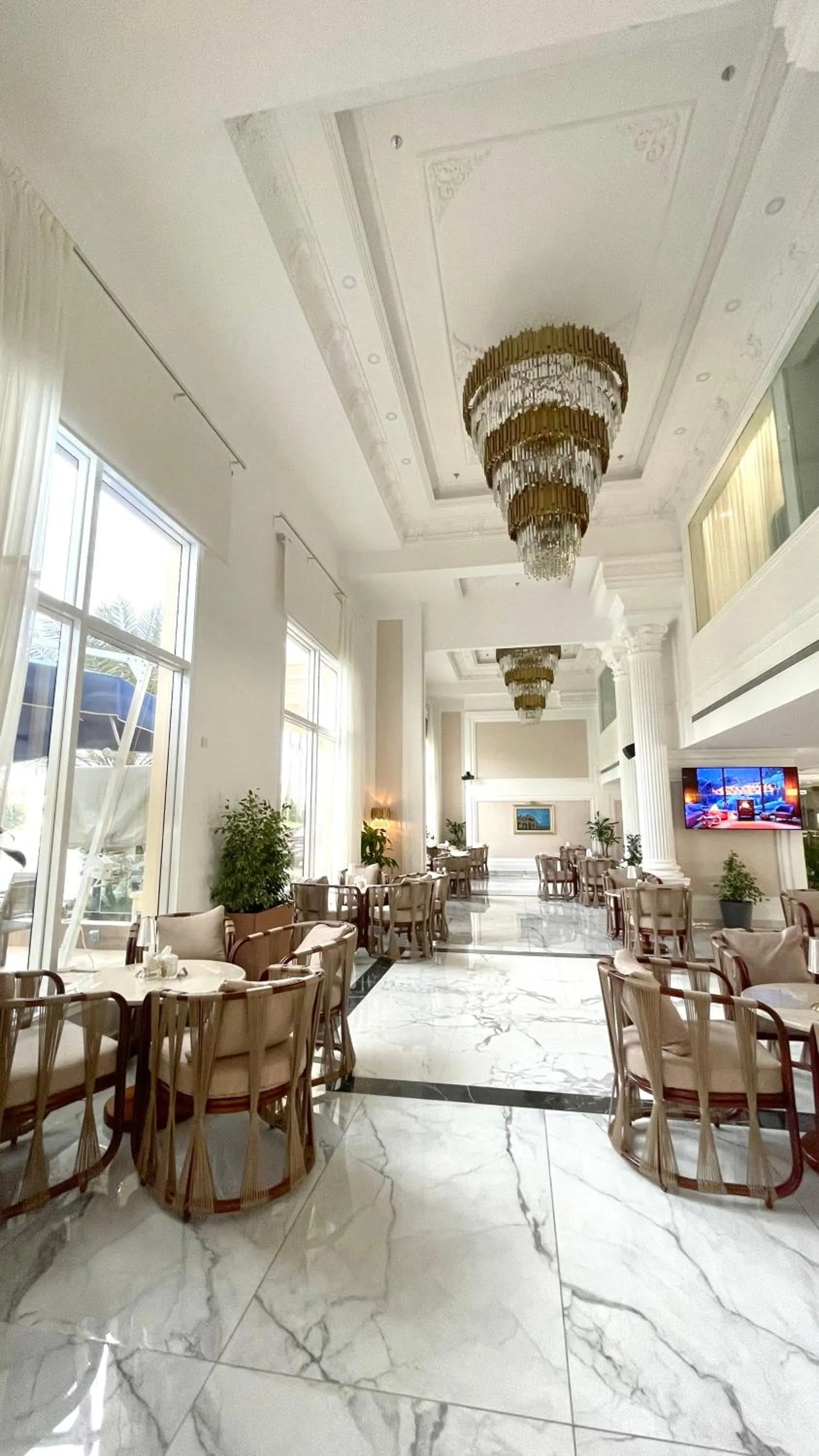 Area and facilities in Remaj Hotel