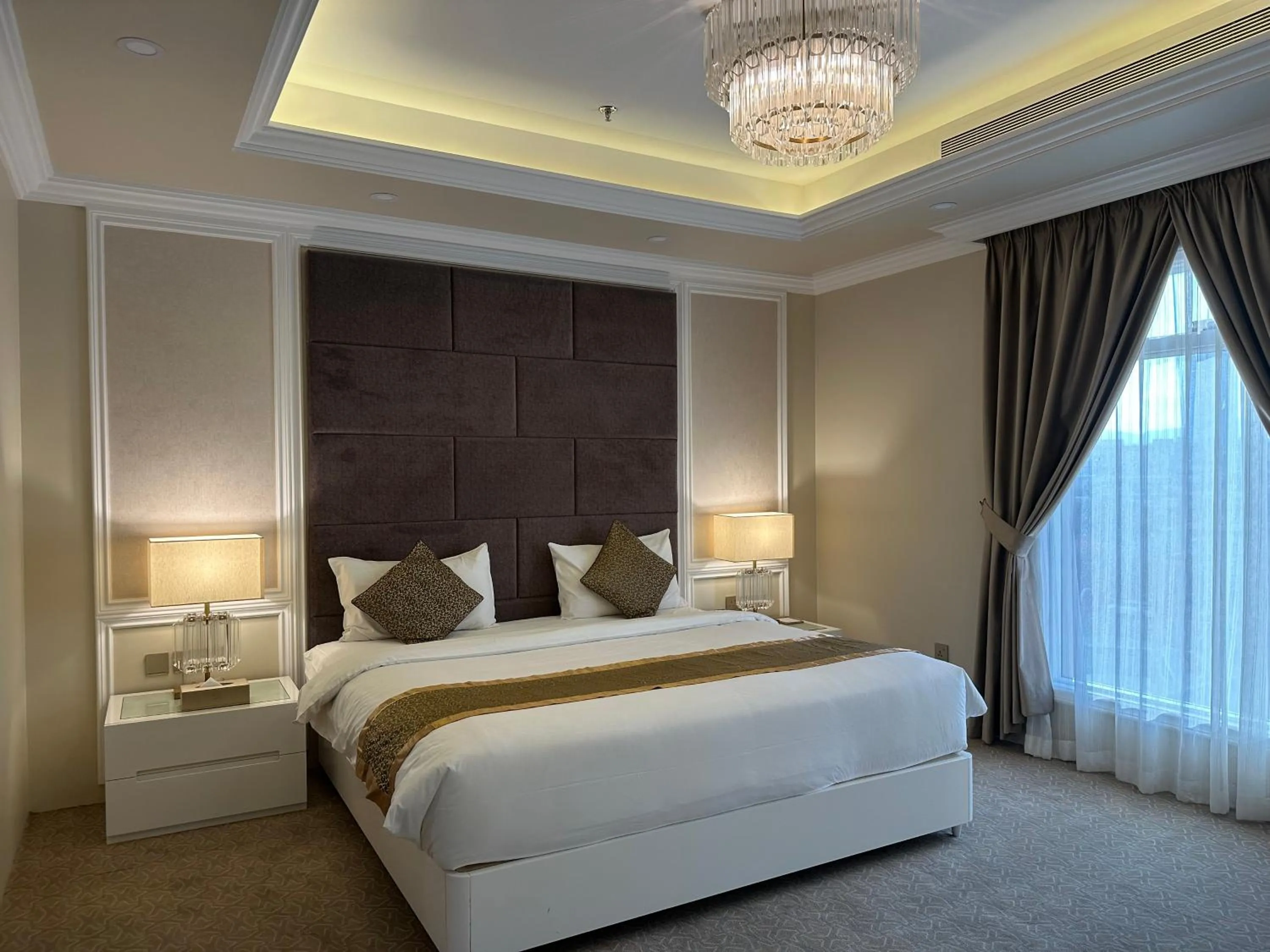 Bedroom, Bed in Remaj Hotel