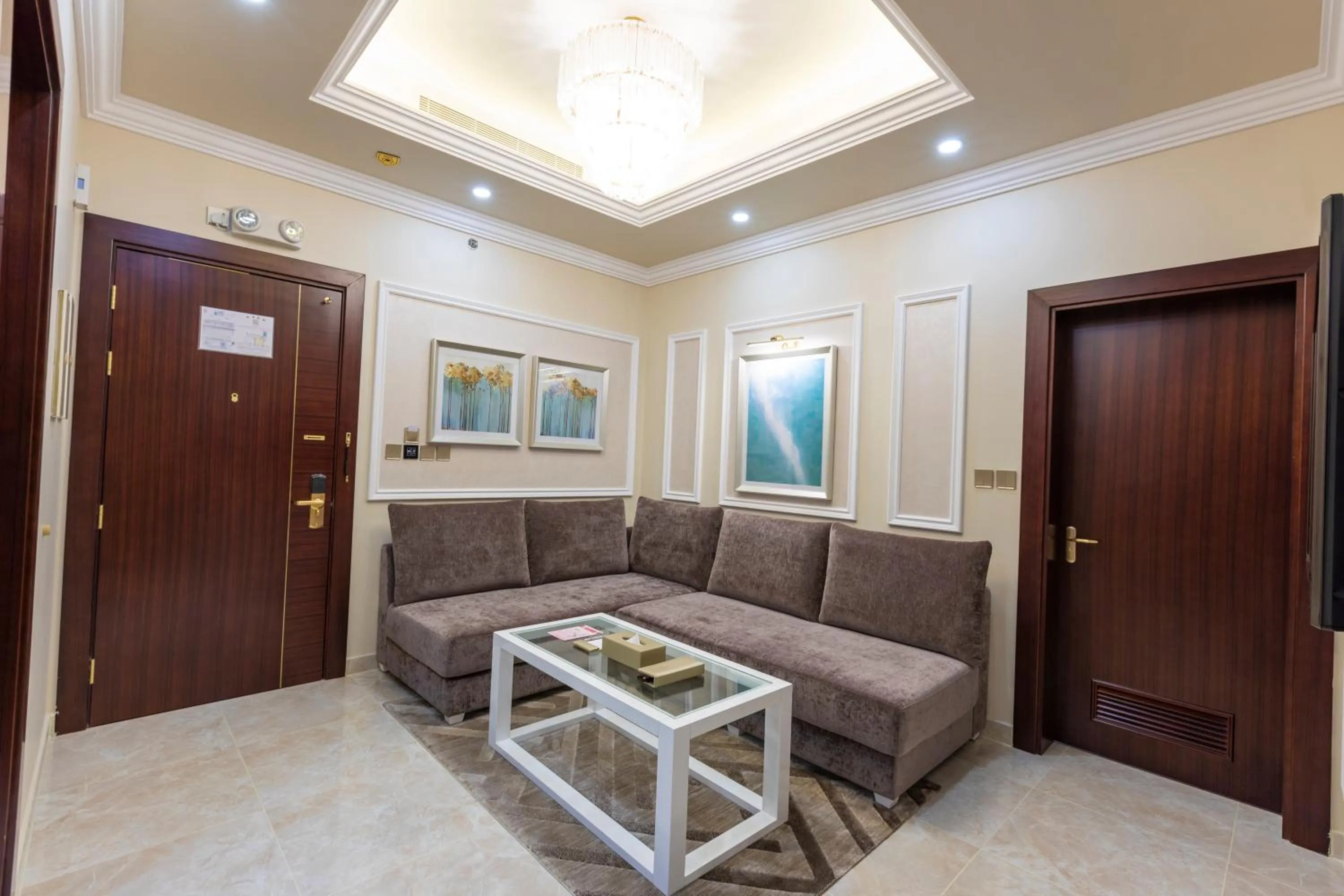 Living room in Remaj Hotel