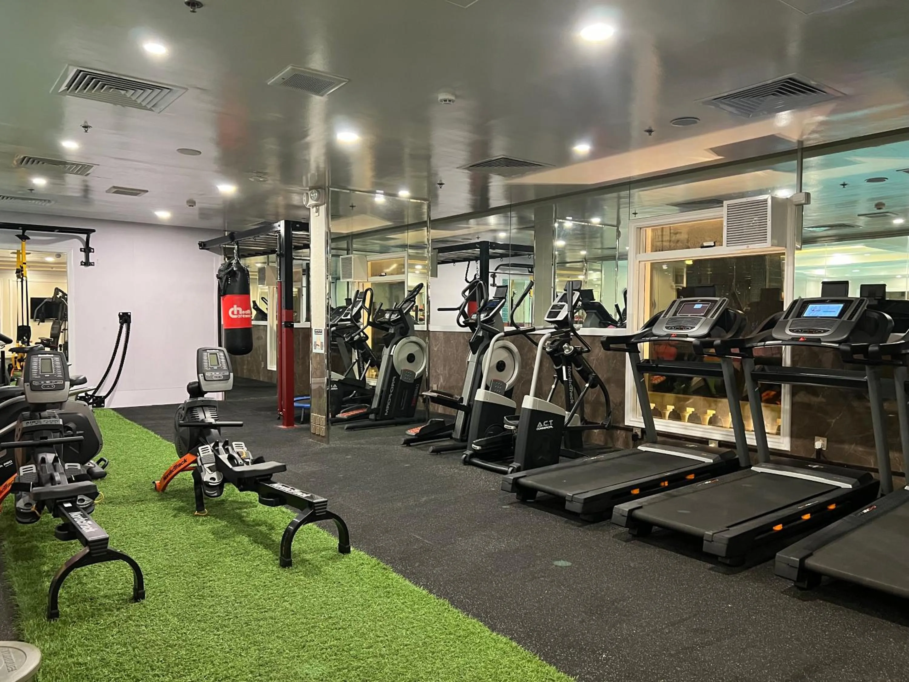 Fitness centre/facilities in Remaj Hotel