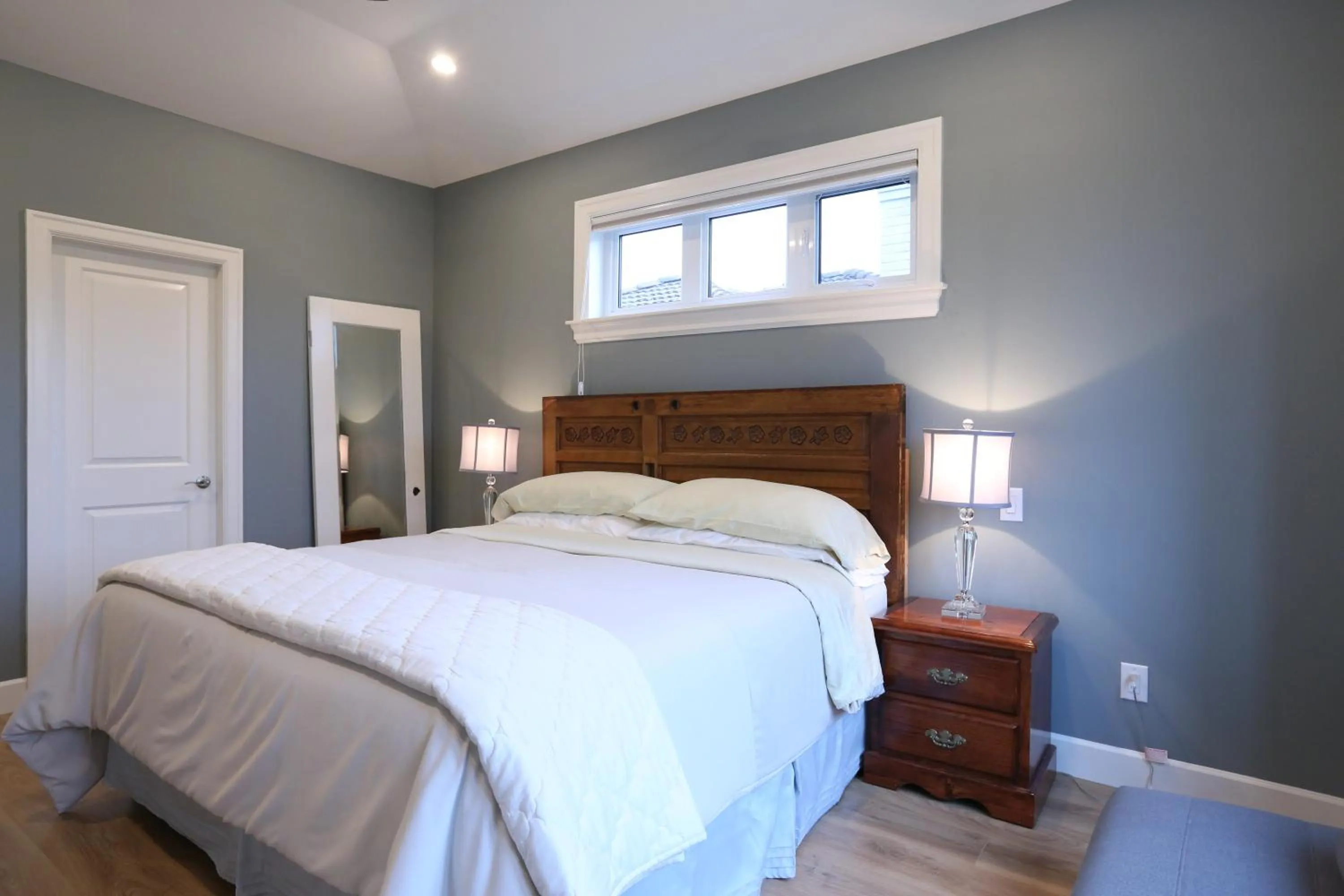 Bed in Vancouver Traveller B&B