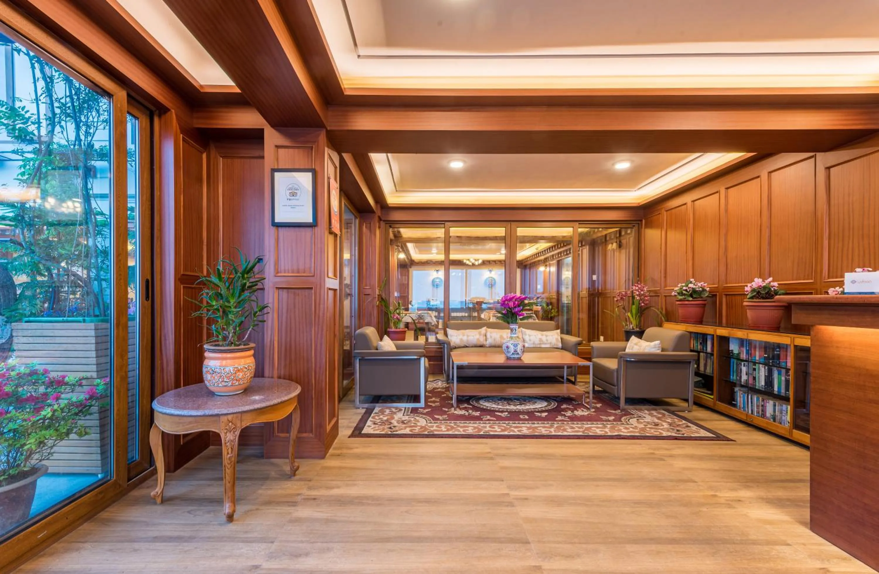 Seating area in Udaan Dekeling Resort, Darjeeling