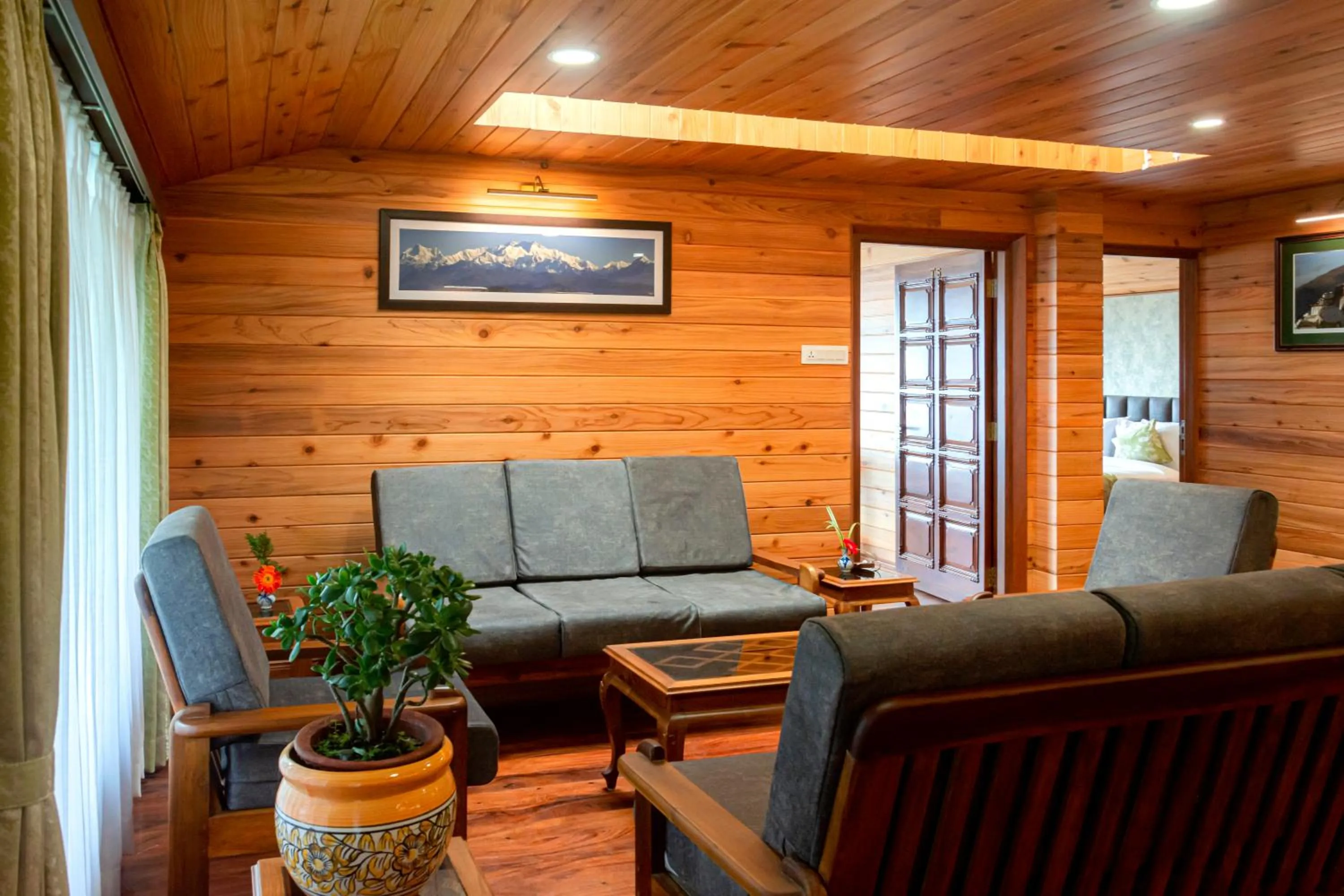 Living room in Udaan Dekeling Resort, Darjeeling