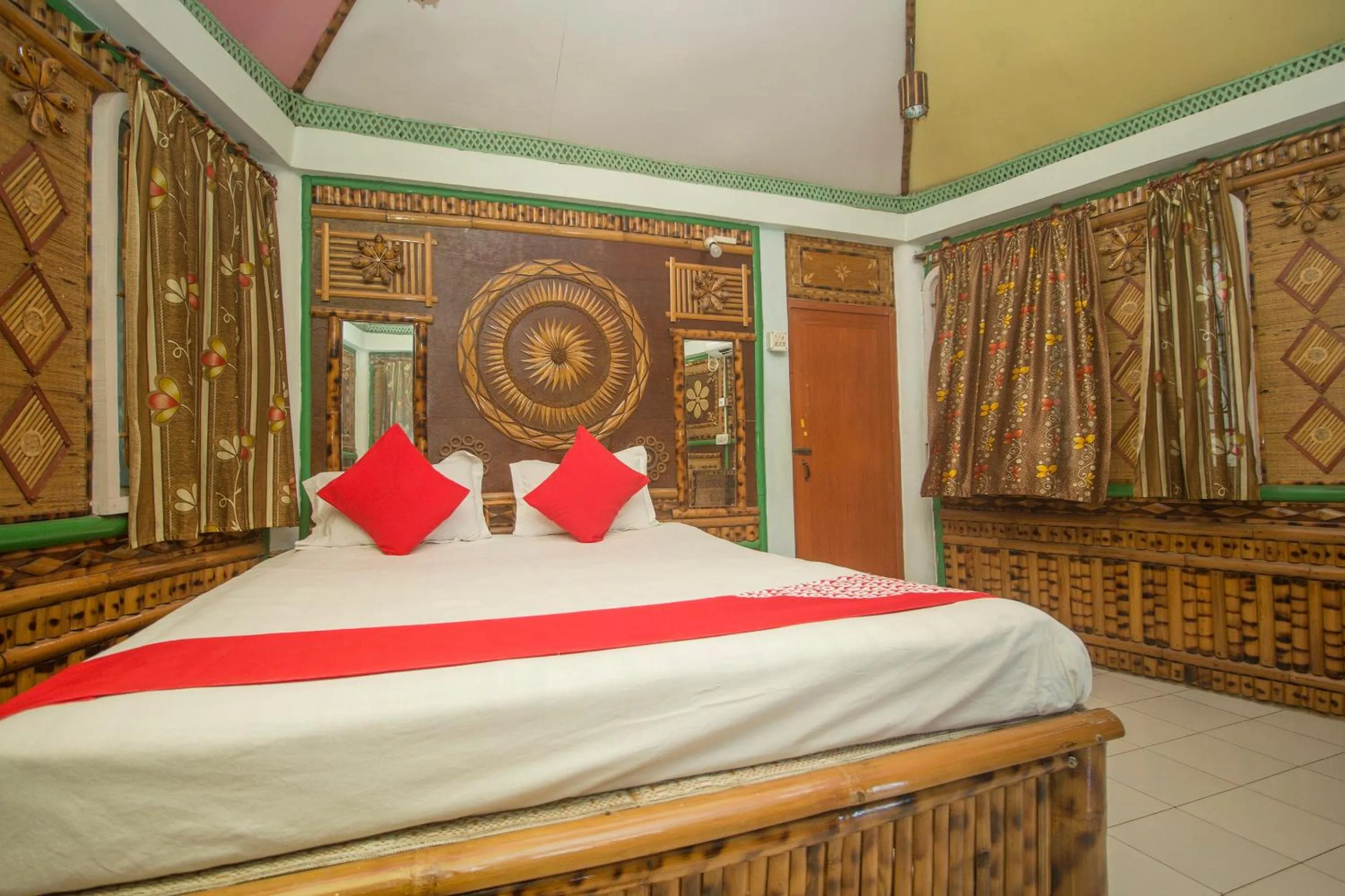 Bedroom in Hotel O 46691 Jaldapara Rhino Resort