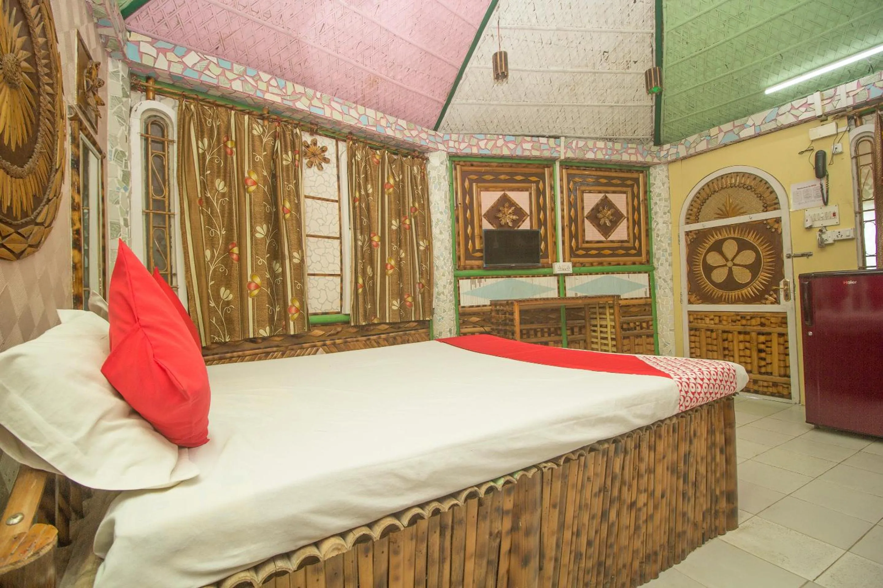 Bedroom in Hotel O 46691 Jaldapara Rhino Resort