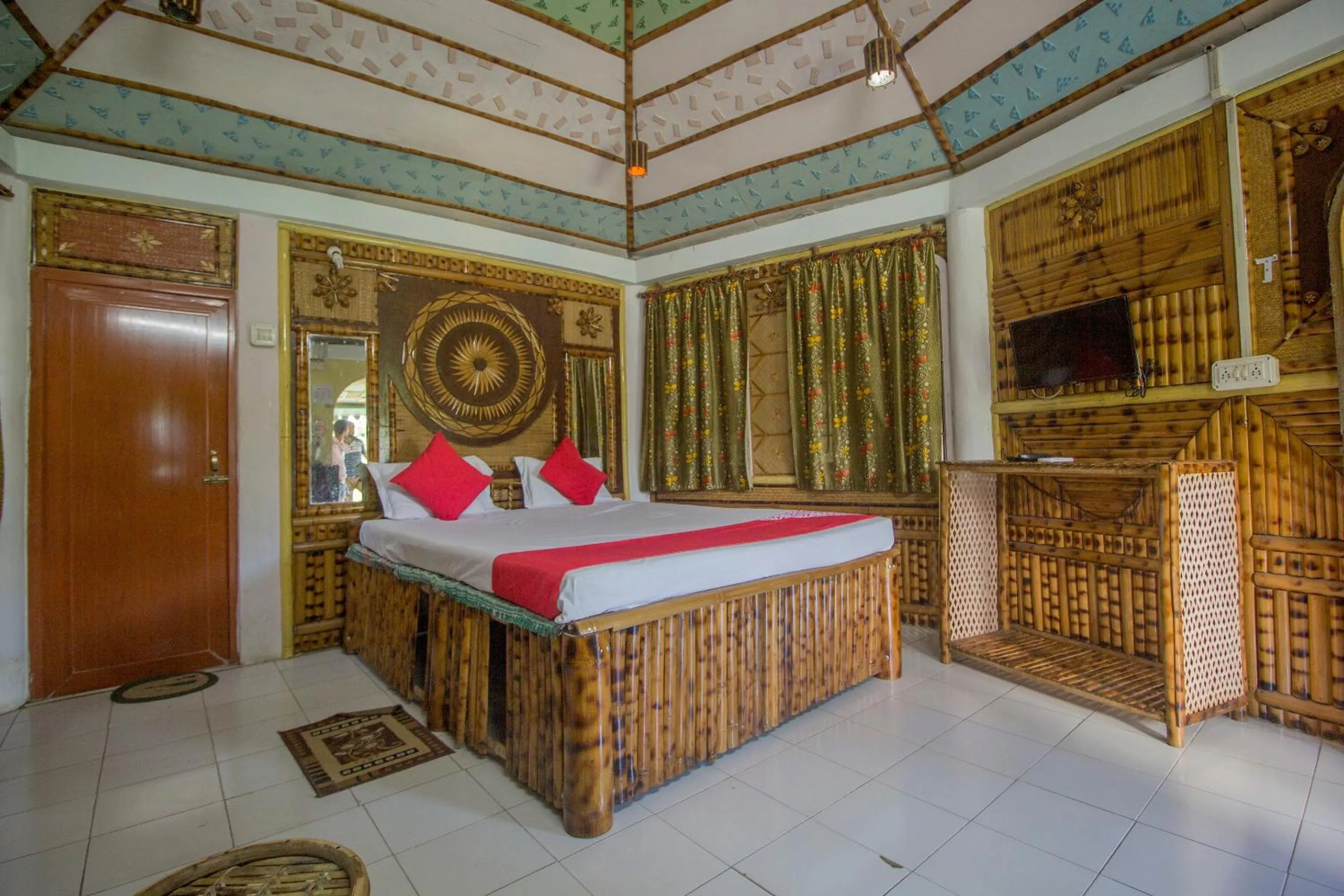 Bedroom in Hotel O 46691 Jaldapara Rhino Resort