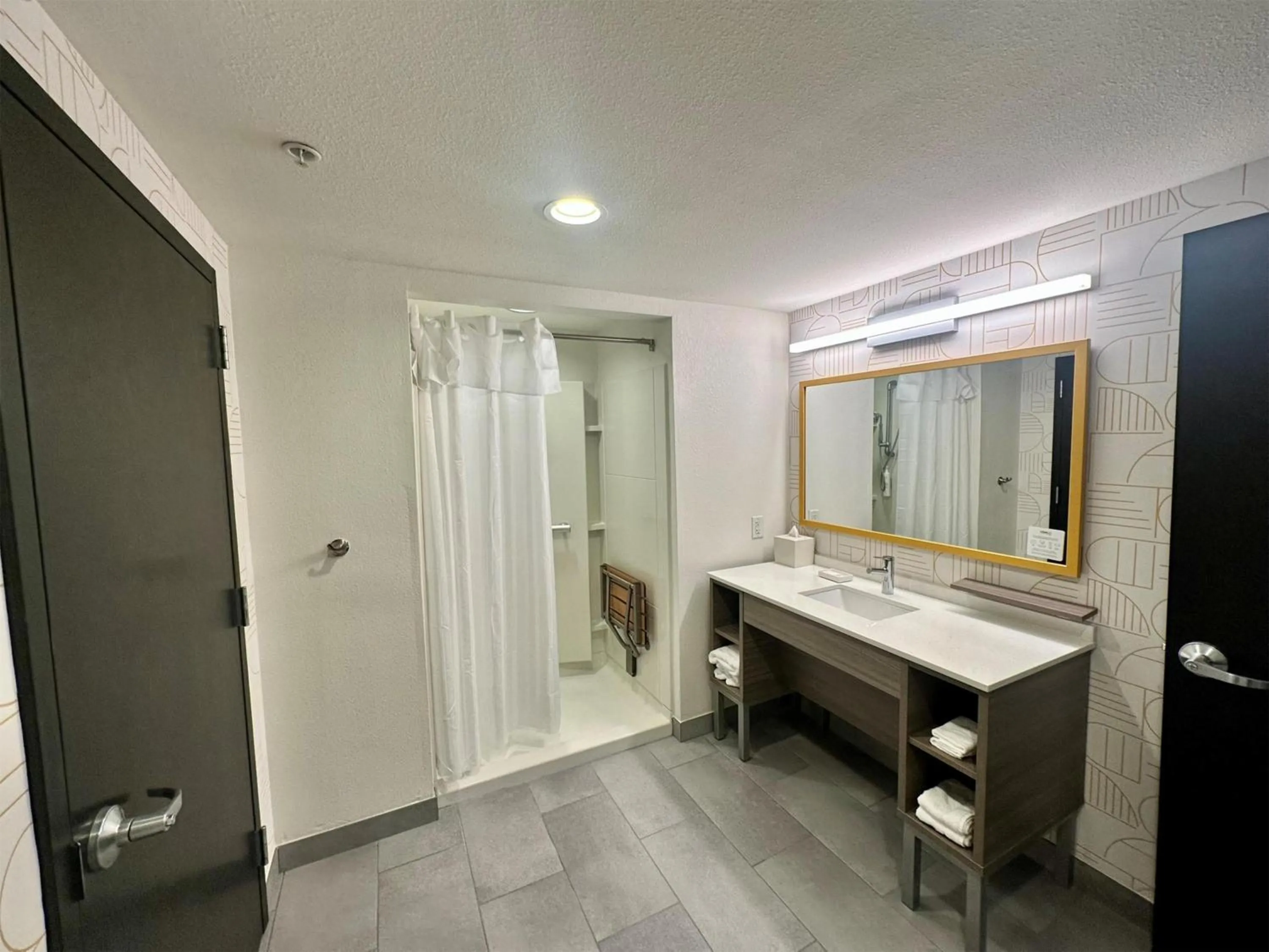 Bathroom in Home2 Suites by Hilton Rahway