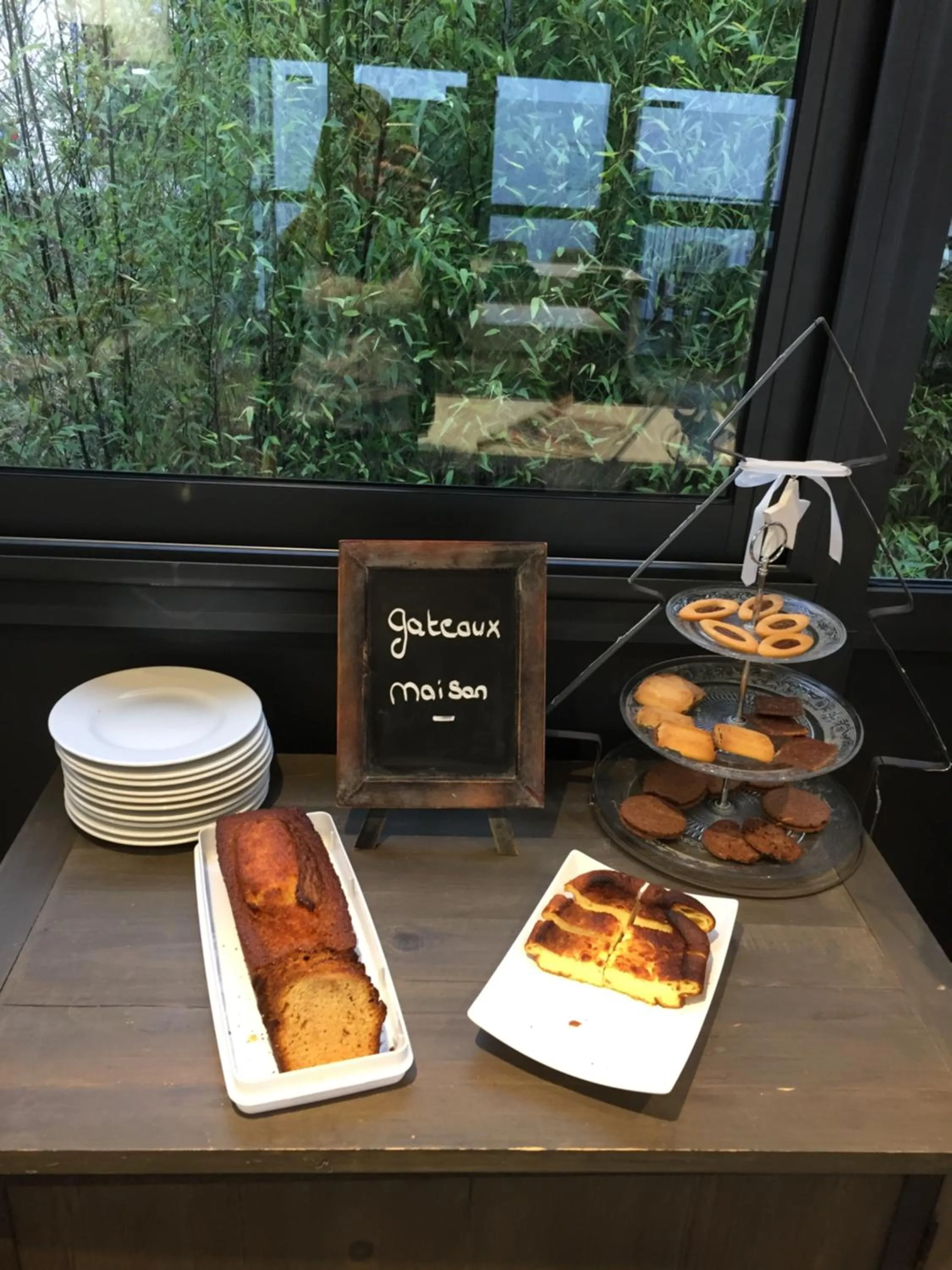 Buffet breakfast in Kyriad Direct La Rochelle Aytré