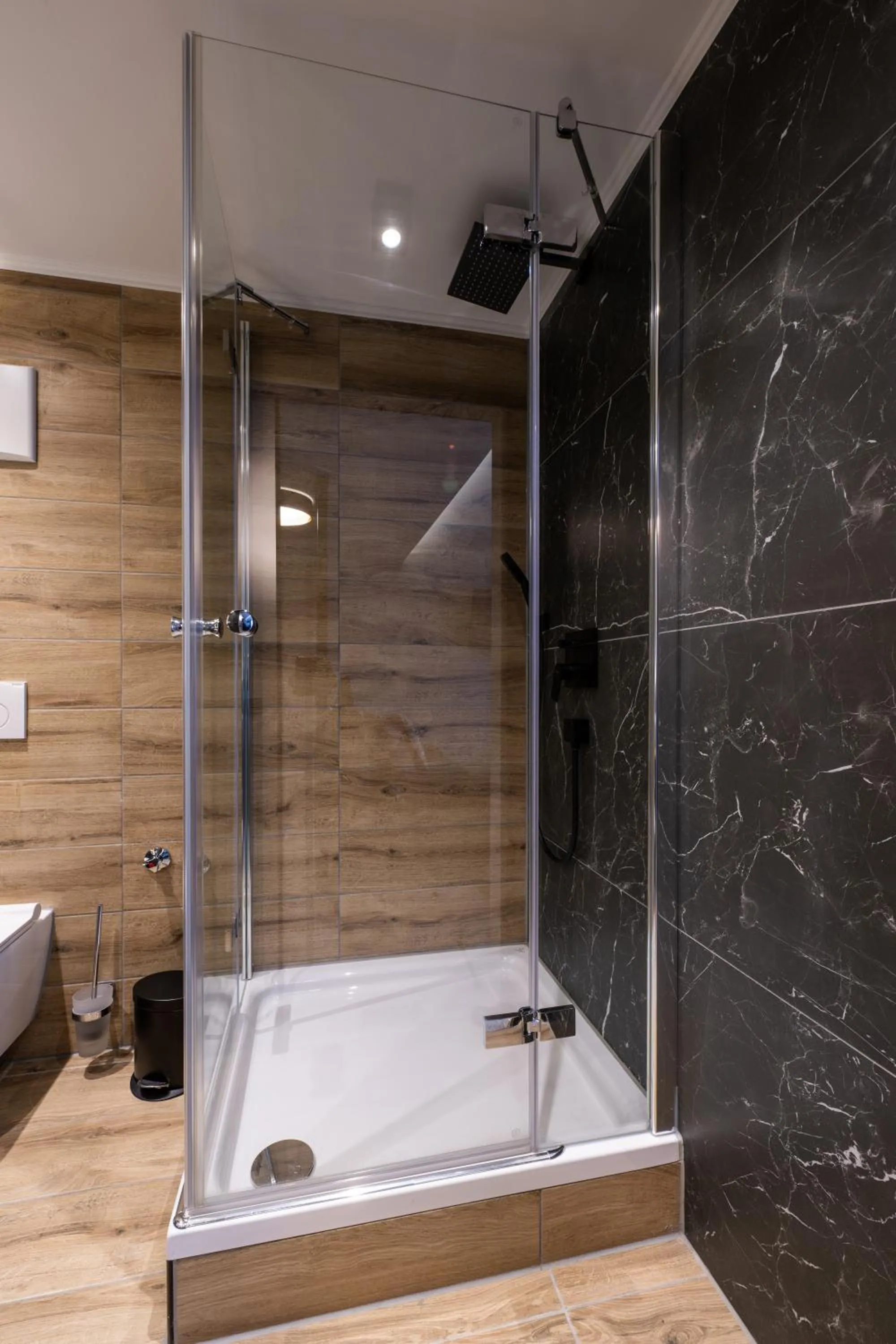 Shower in Hotel Metropol