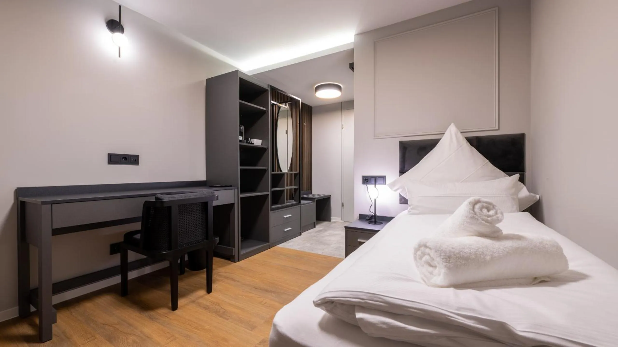 Bed in Hotel Metropol