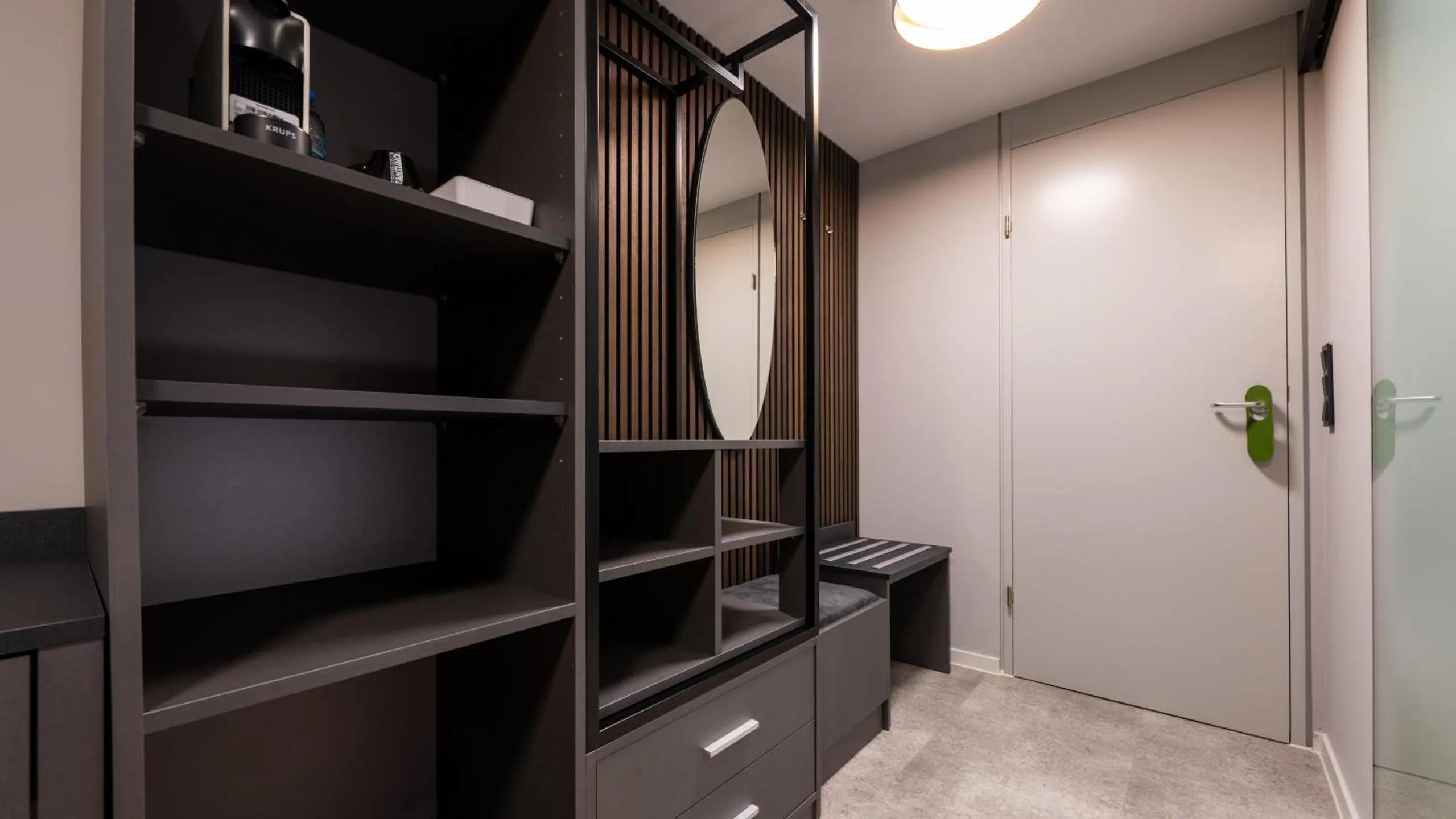 wardrobe in Hotel Metropol