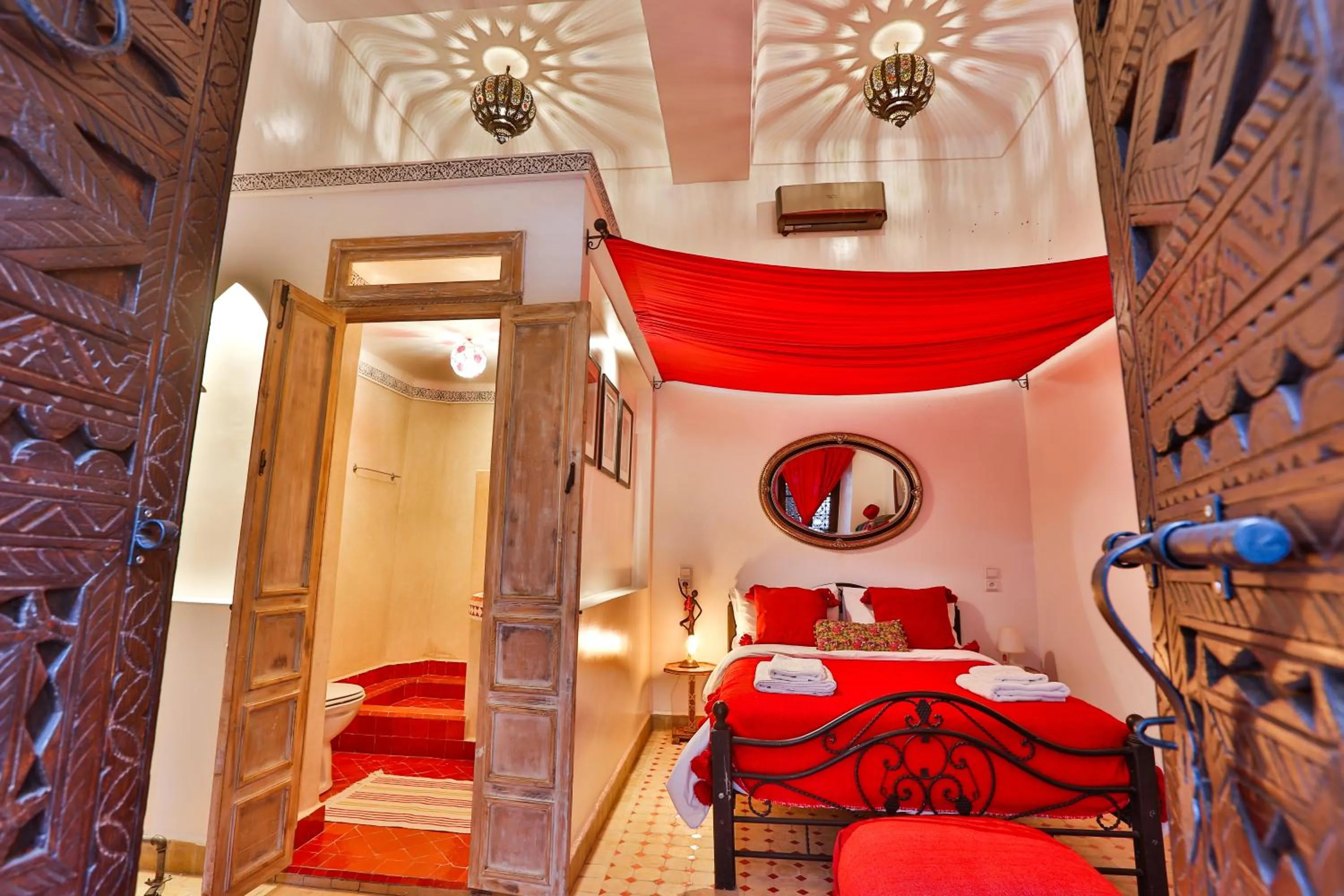 Bedroom, Bed in Riad Dada Mouss & Suites