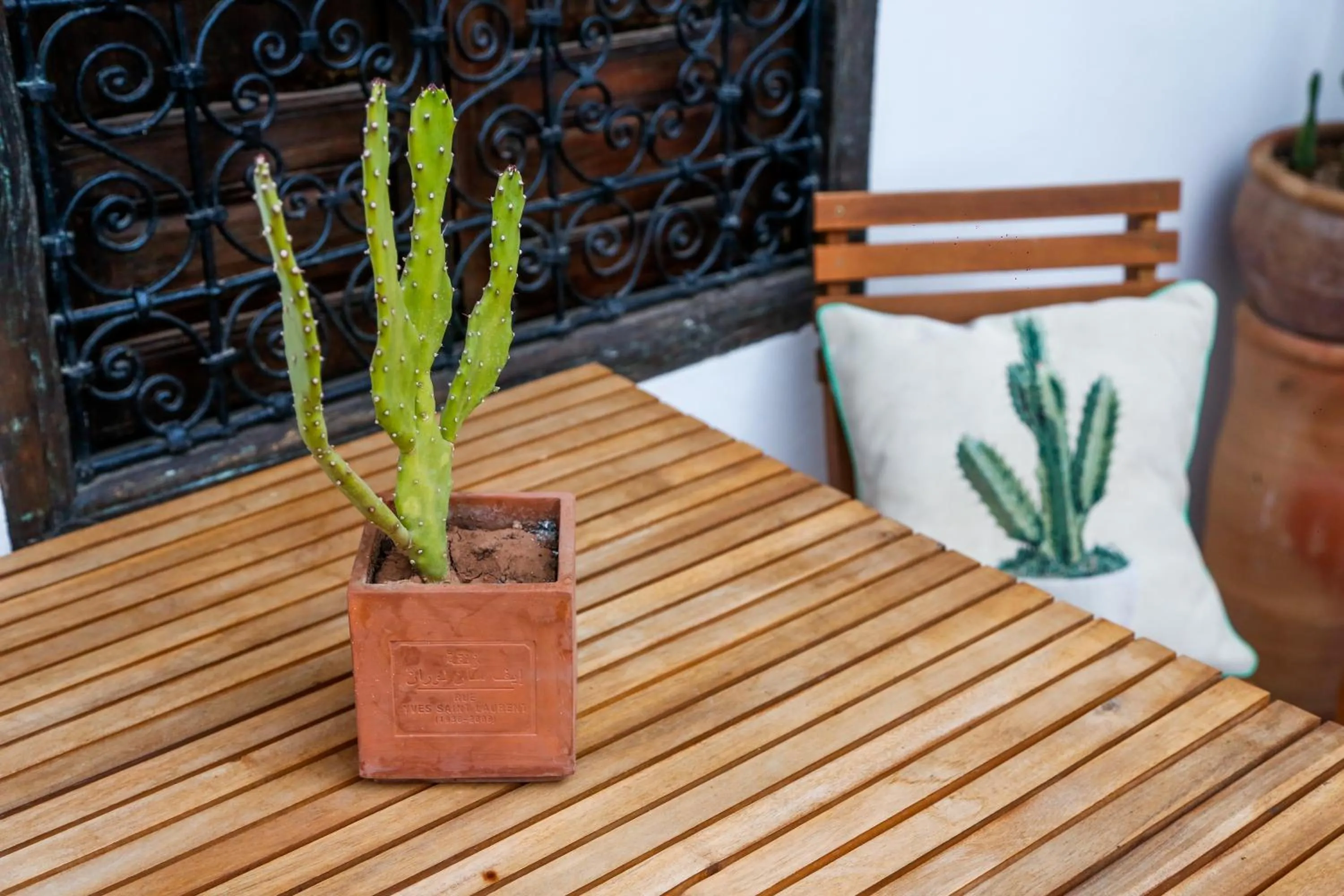 Decorative detail in Riad Dada Mouss & Suites