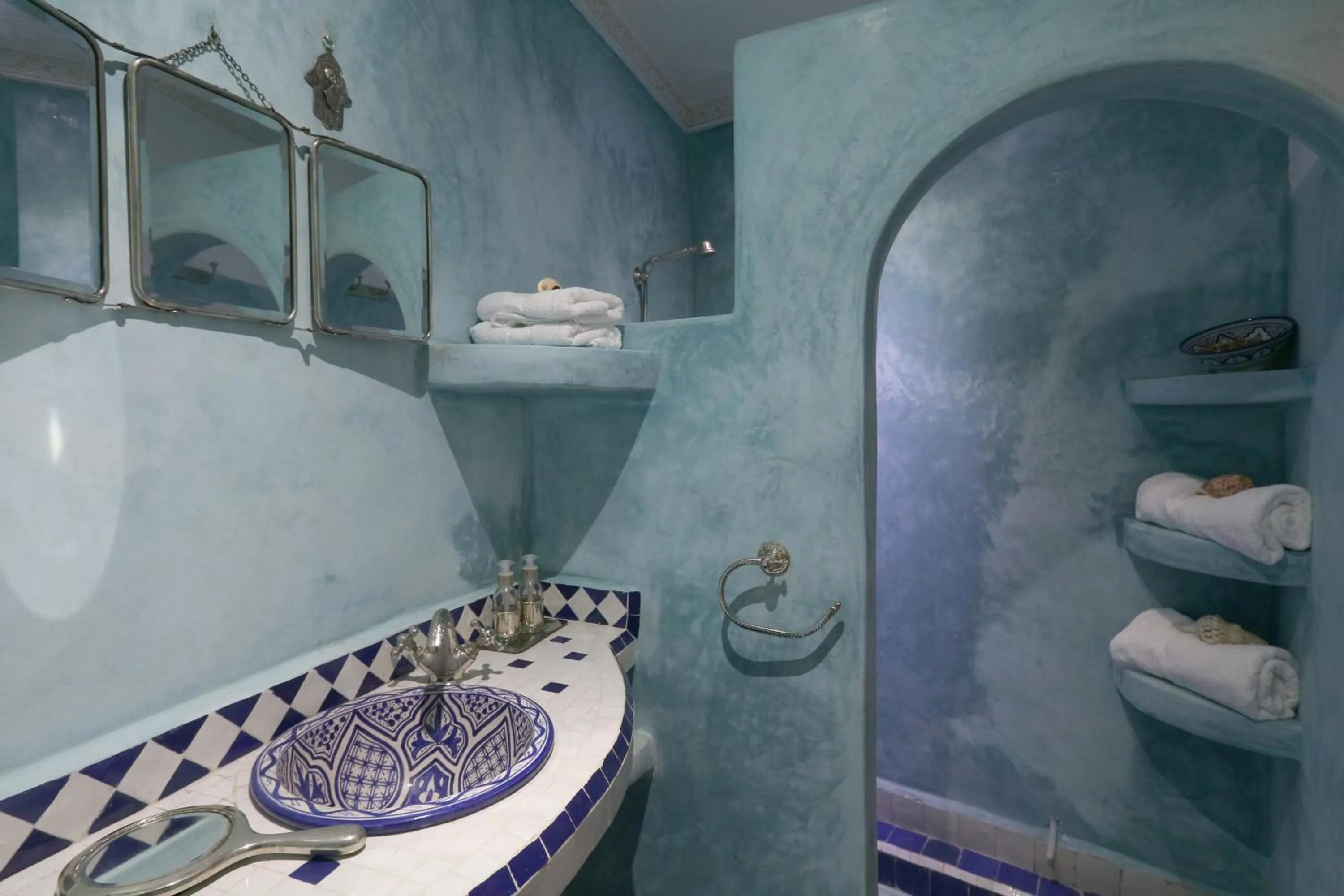 Bathroom in Riad Dada Mouss & Suites