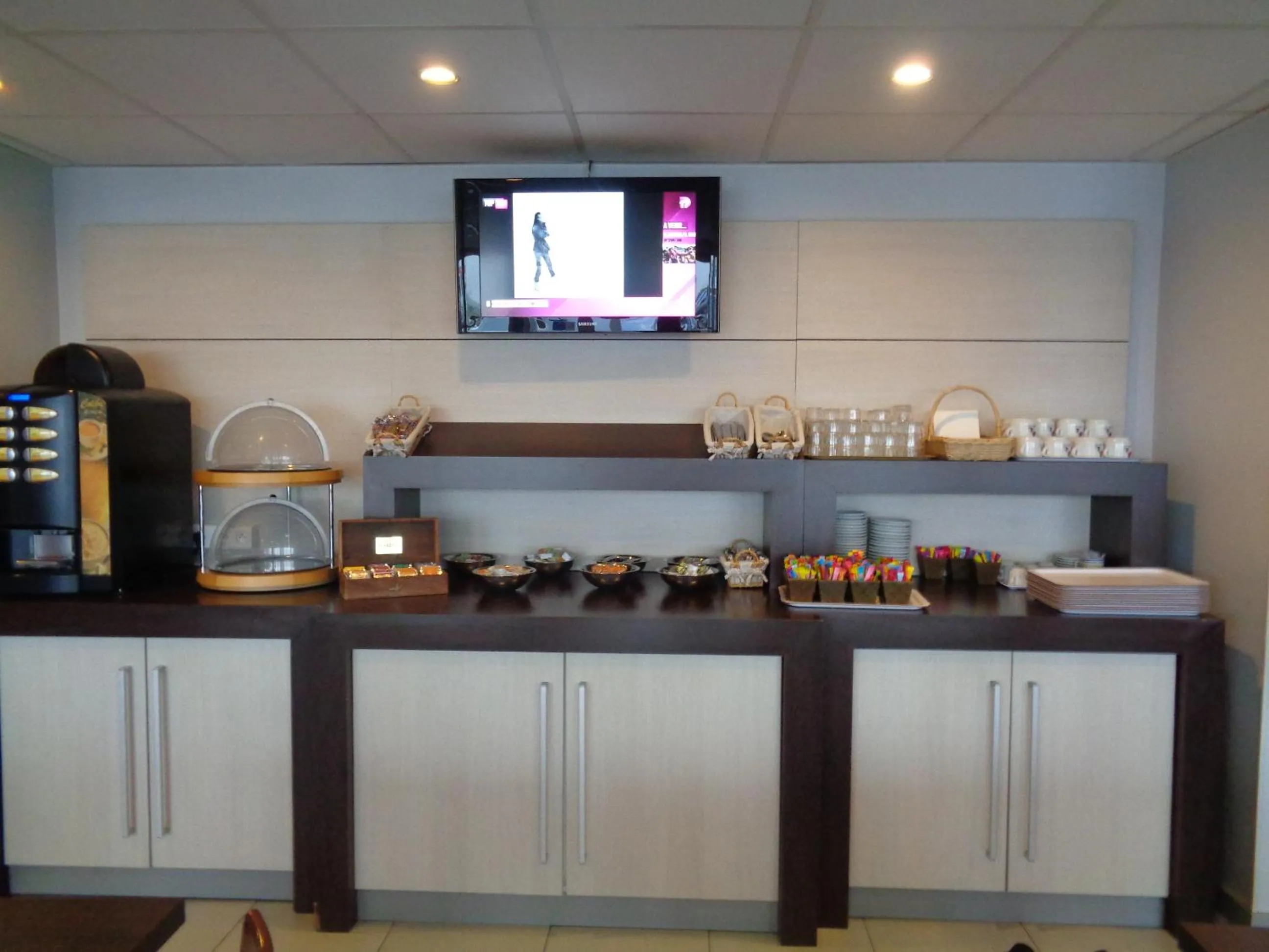 Restaurant/places to eat in initial by balladins Roissy / Saint-Mard