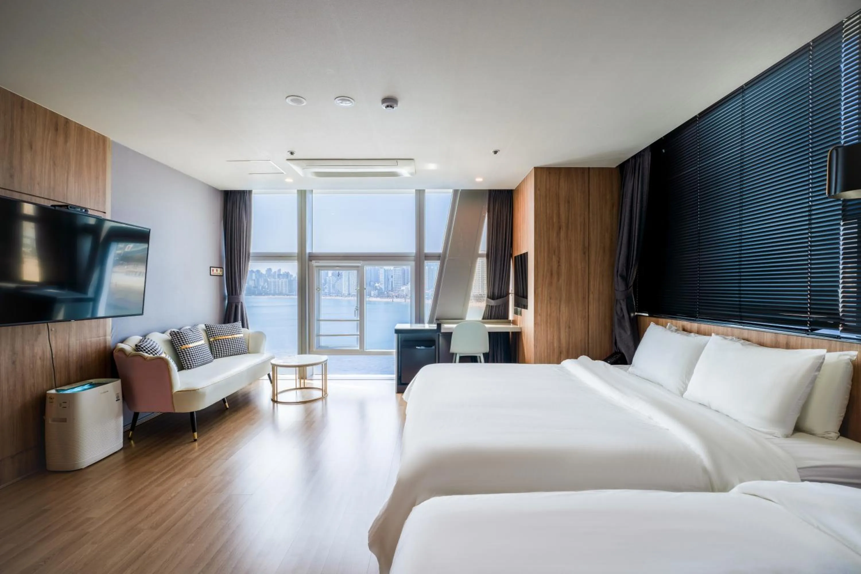 Bedroom, Bed in Gray 193 Hotel