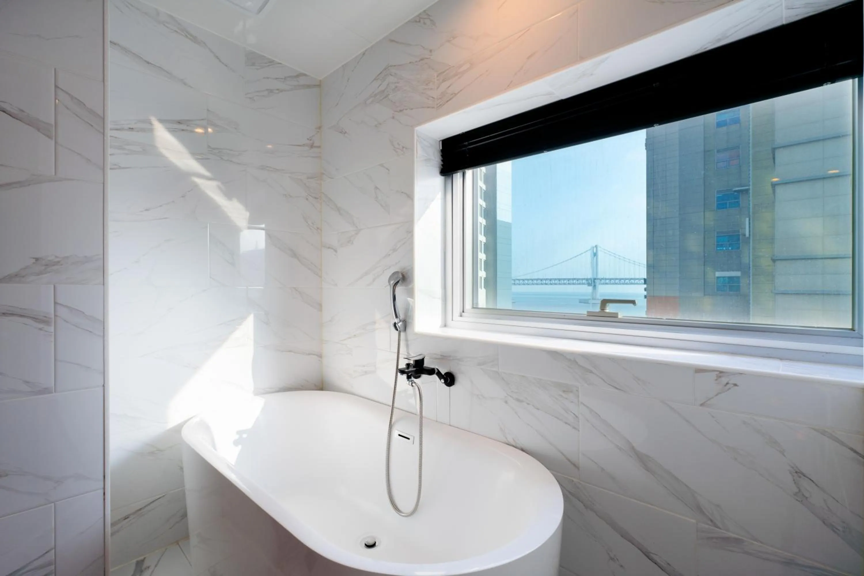 Bath in Gray 193 Hotel