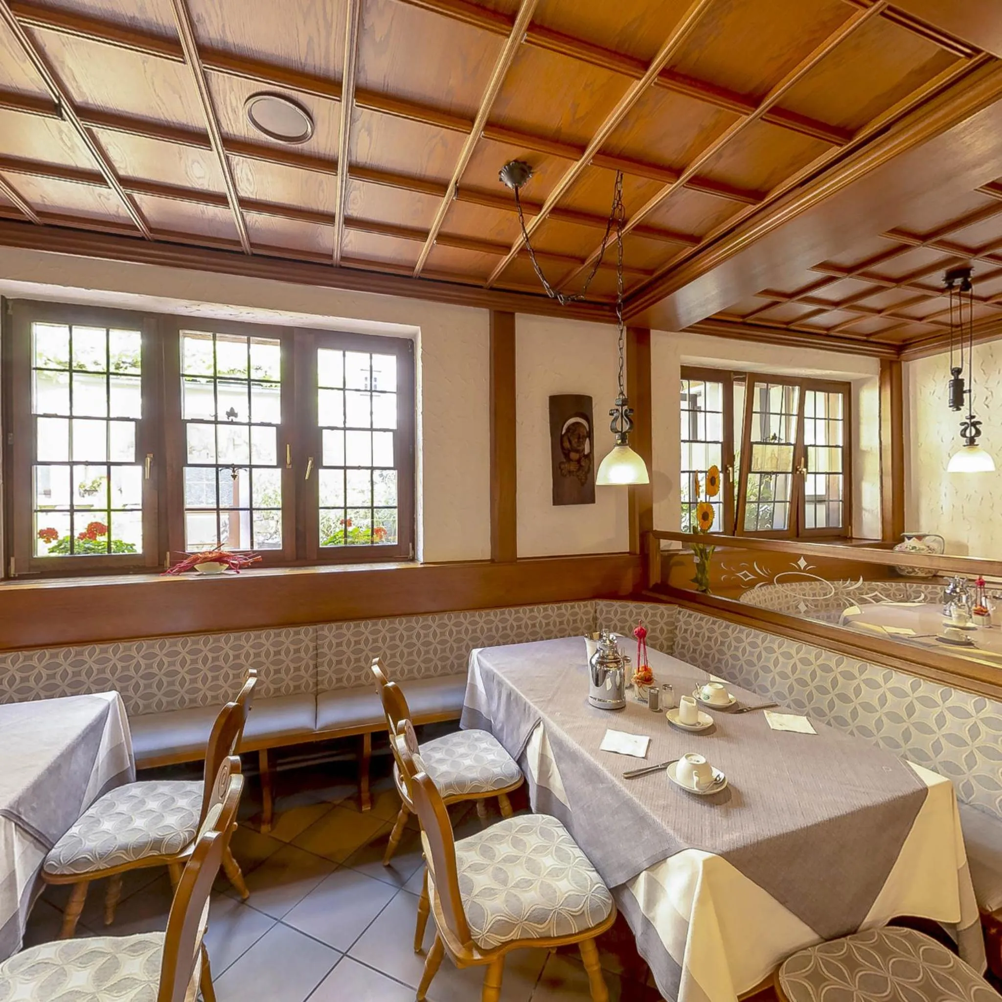 Restaurant/places to eat in Hotel Felsenkeller