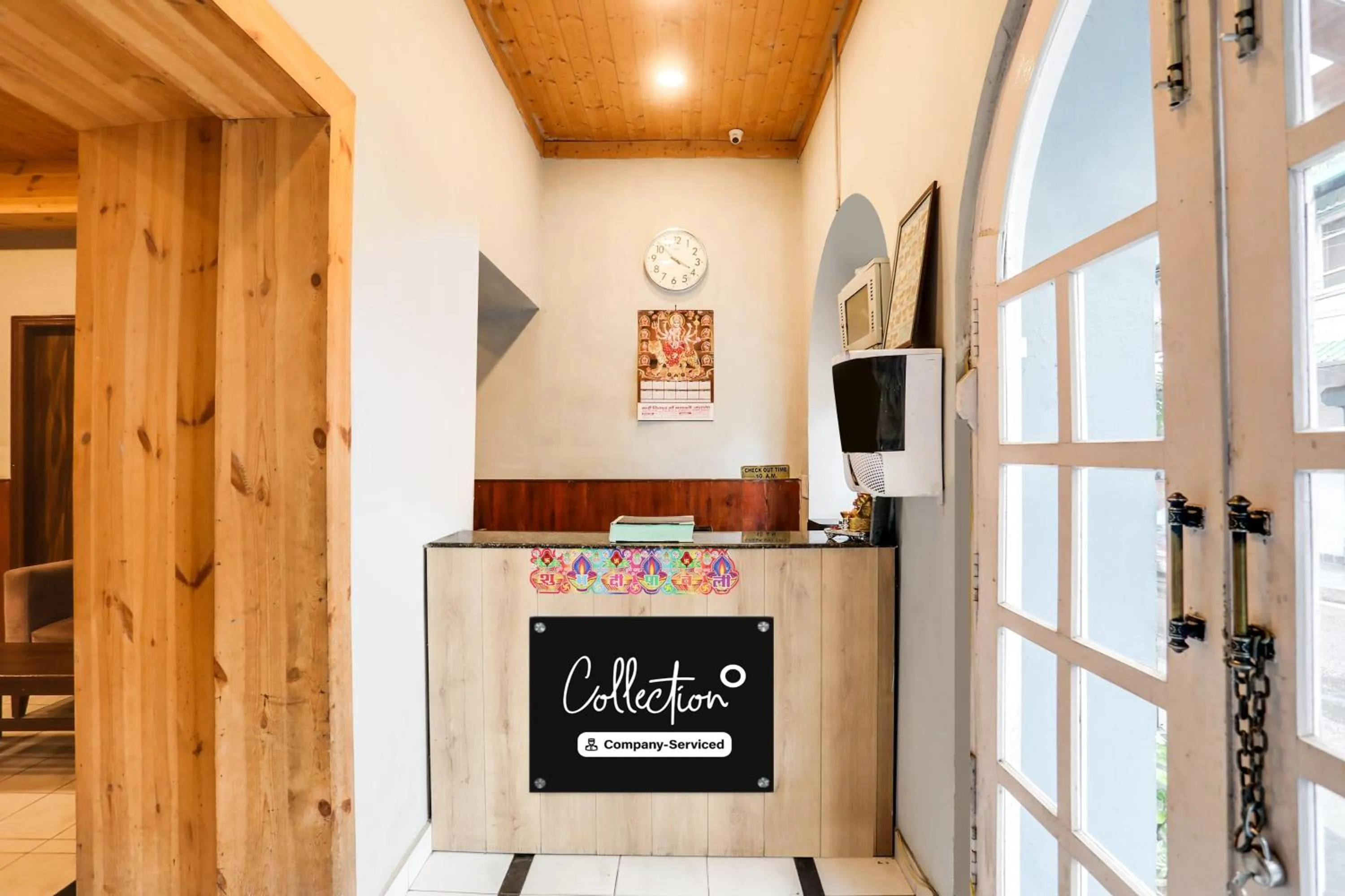 Lobby or reception in Collection O Mall Road Near St. Georges College