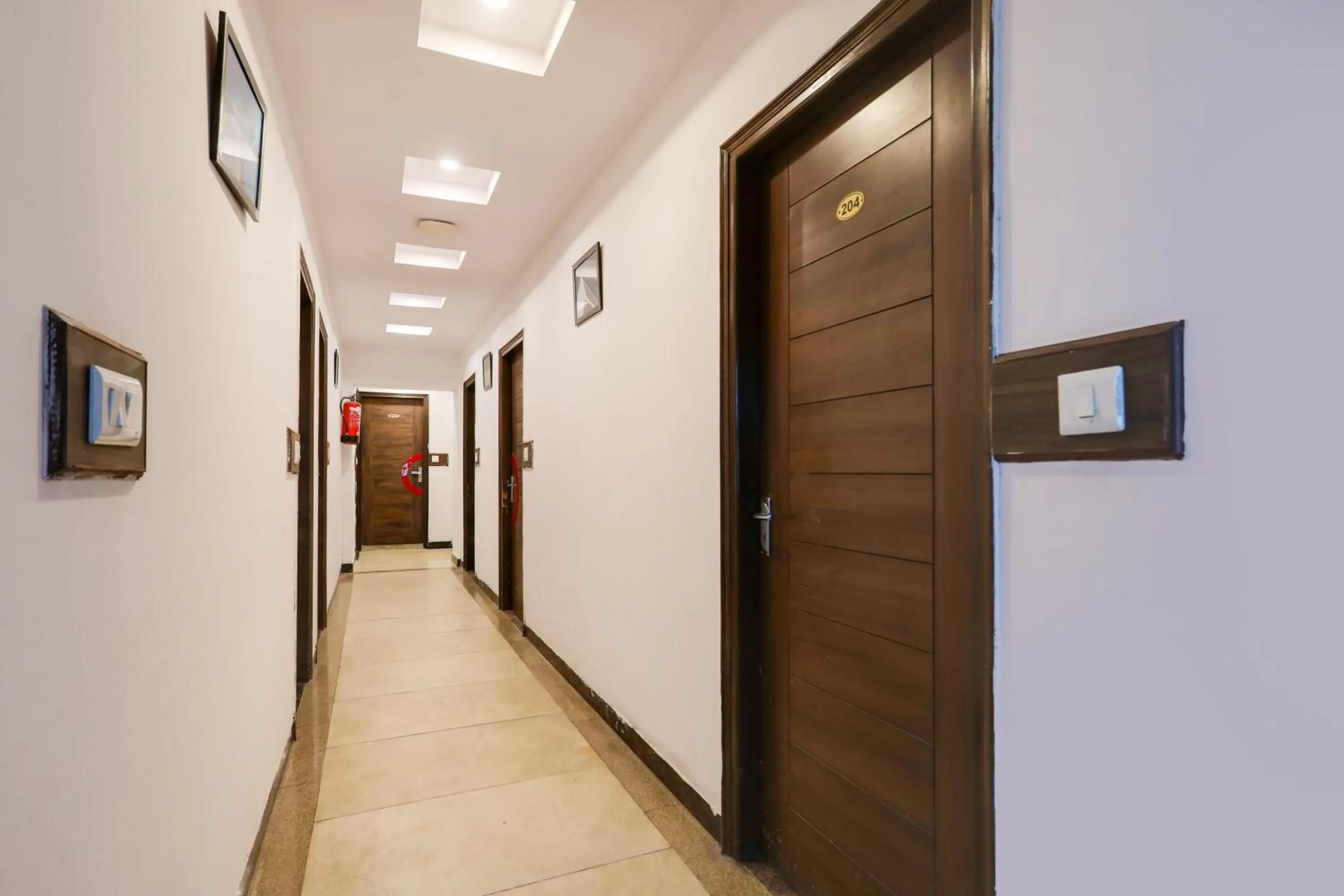 Lobby or reception in Collection O Mall Road Near St. Georges College