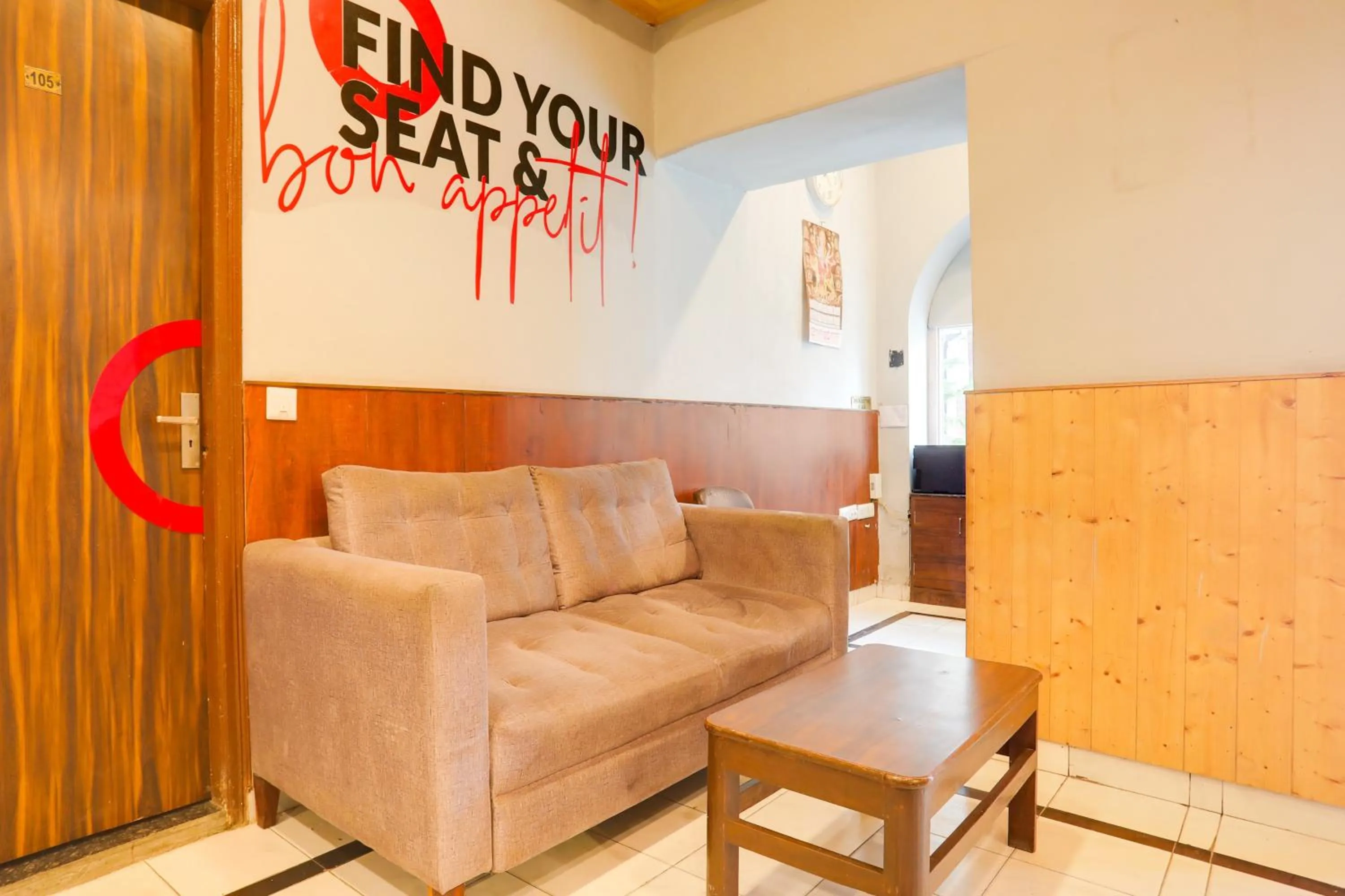 Lobby or reception in Collection O Mall Road Near St. Georges College