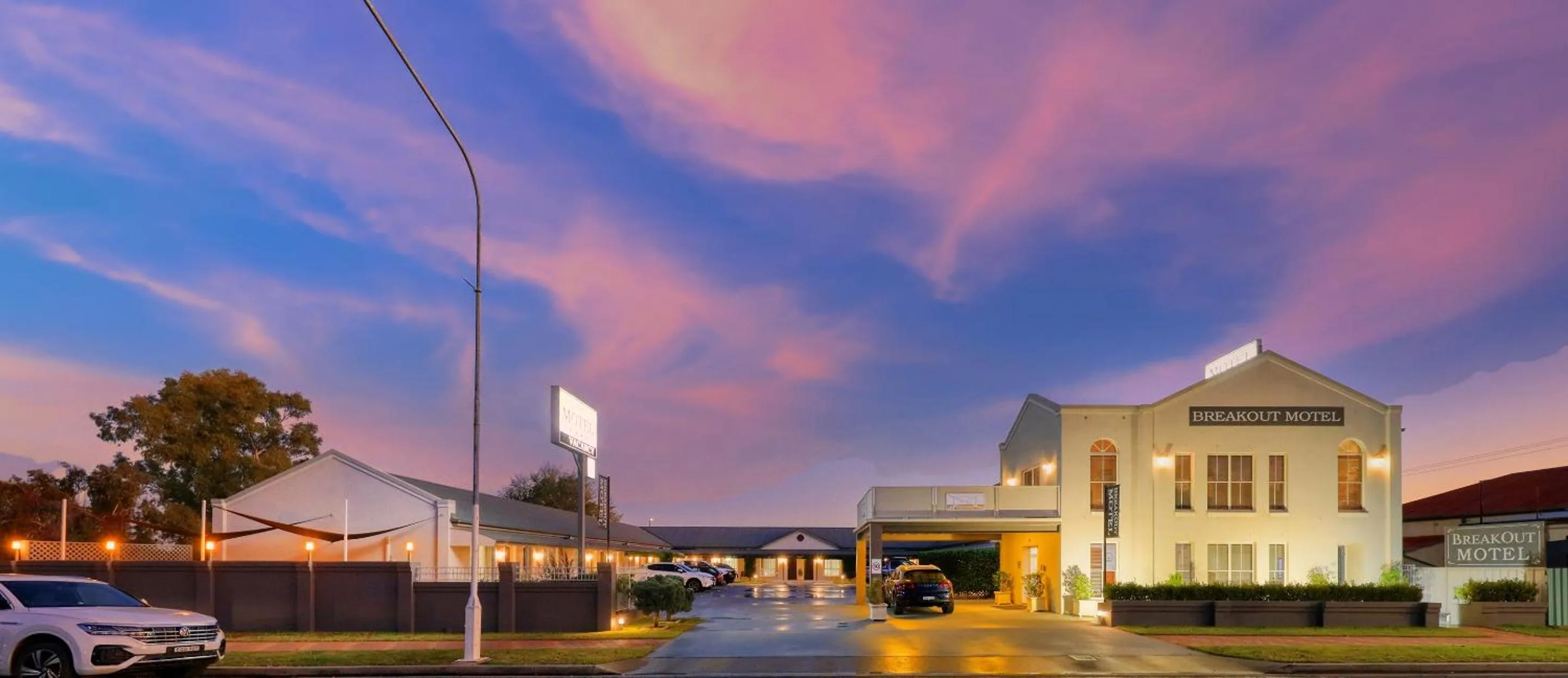 Facade/entrance in Breakout Motor Inn