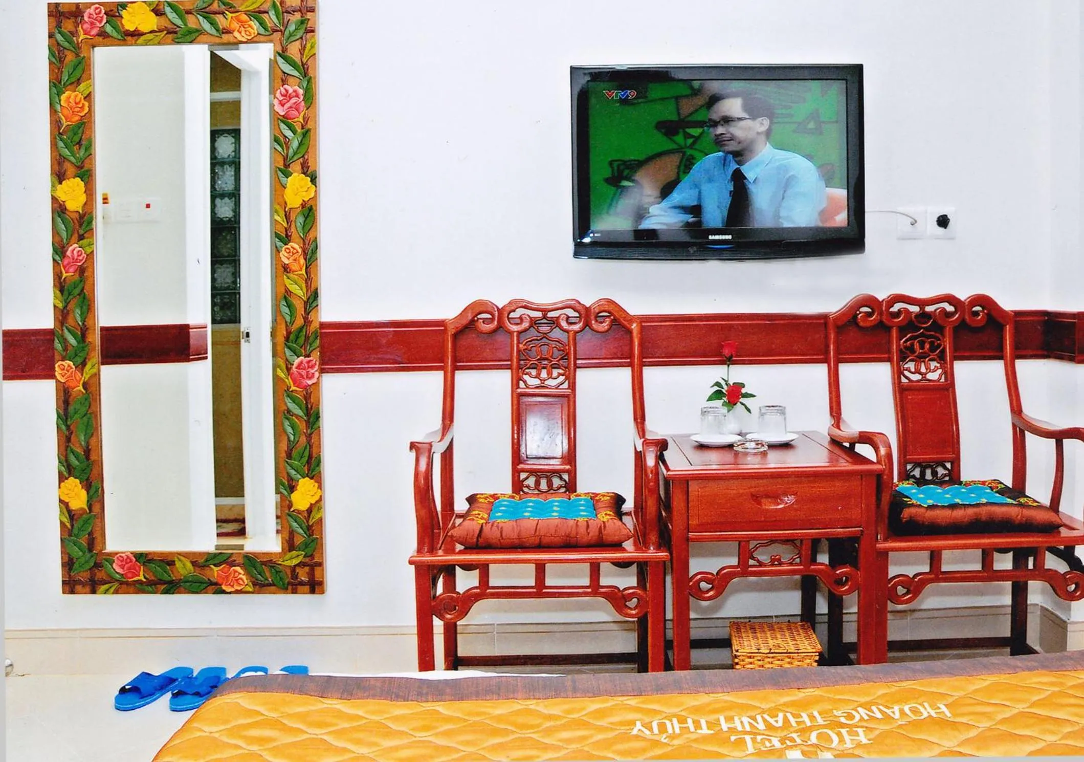 HOANG THANH THUY AIRPORT HOTEL 1 - Gần Ẩm Thực Đêm Chợ Hoàng Hoa Thám