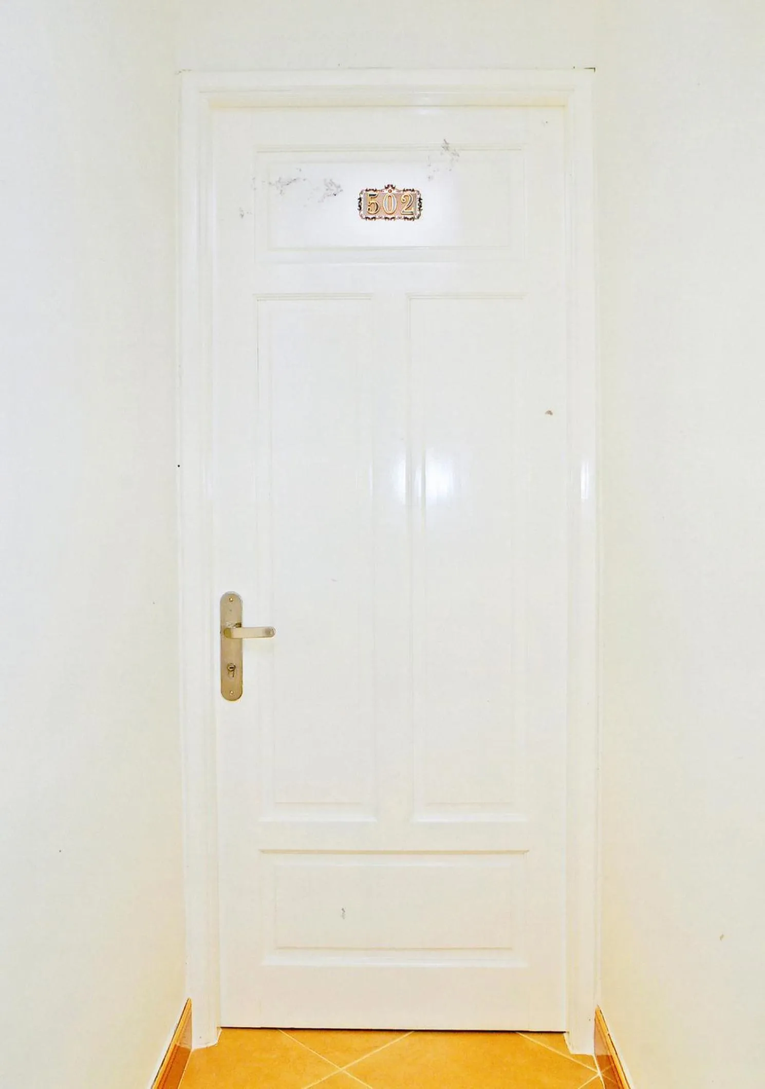 HOANG THANH THUY AIRPORT HOTEL 1 - Gần Ẩm Thực Đêm Chợ Hoàng Hoa Thám