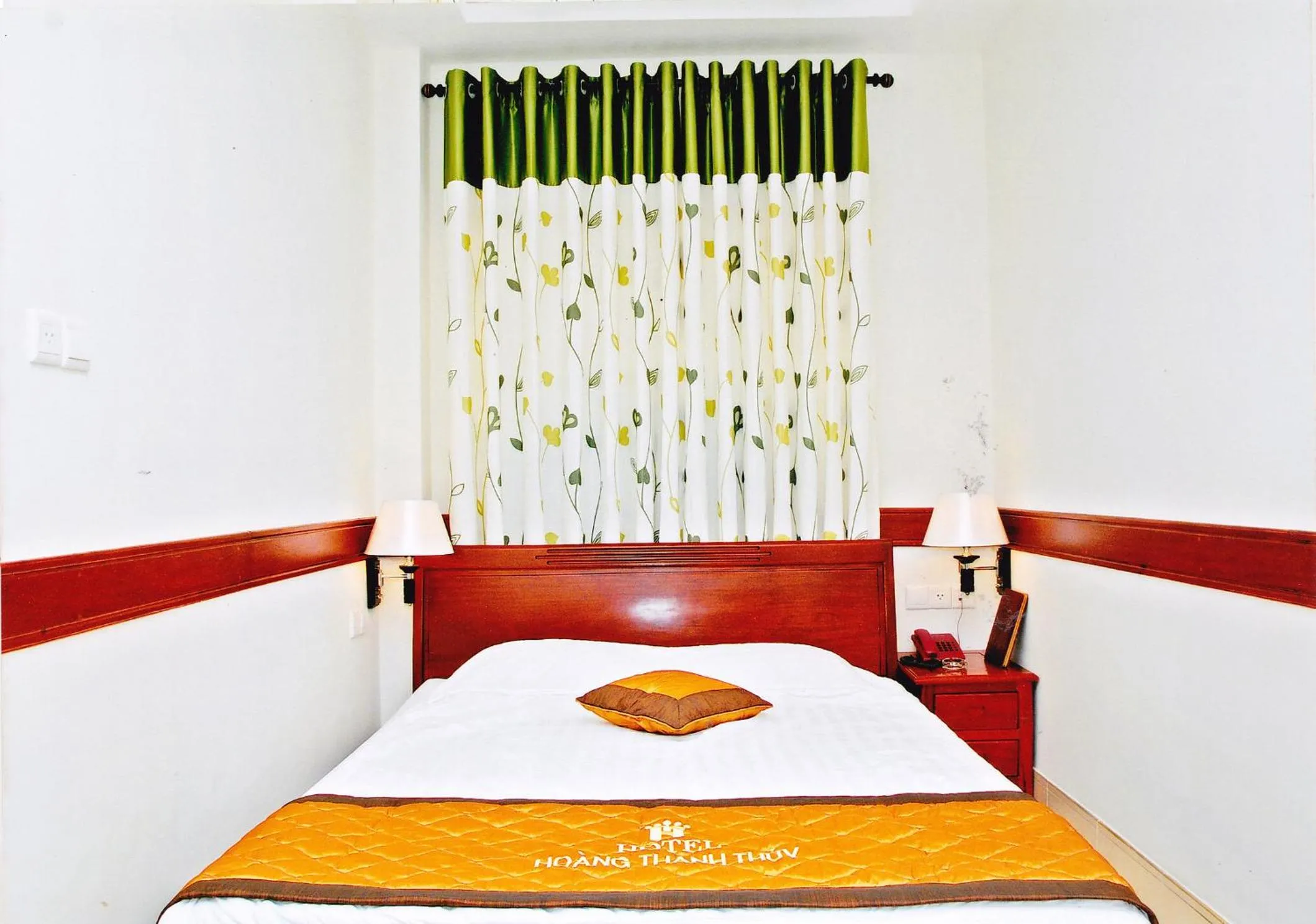Bed in HOANG THANH THUY AIRPORT HOTEL 1 - Gần Ẩm Thực Đêm Chợ Hoàng Hoa Thám