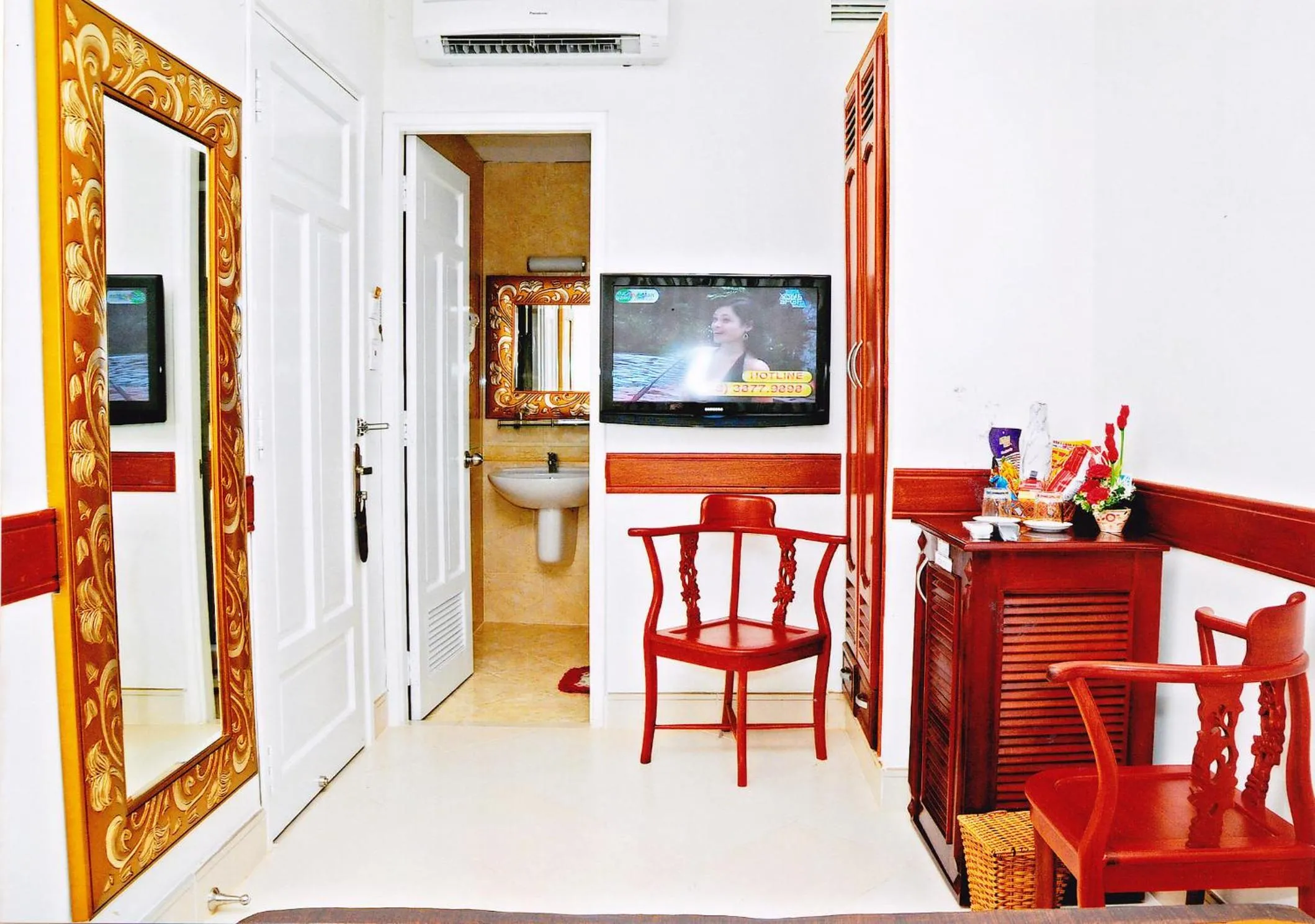 HOANG THANH THUY AIRPORT HOTEL 1 - Gần Ẩm Thực Đêm Chợ Hoàng Hoa Thám