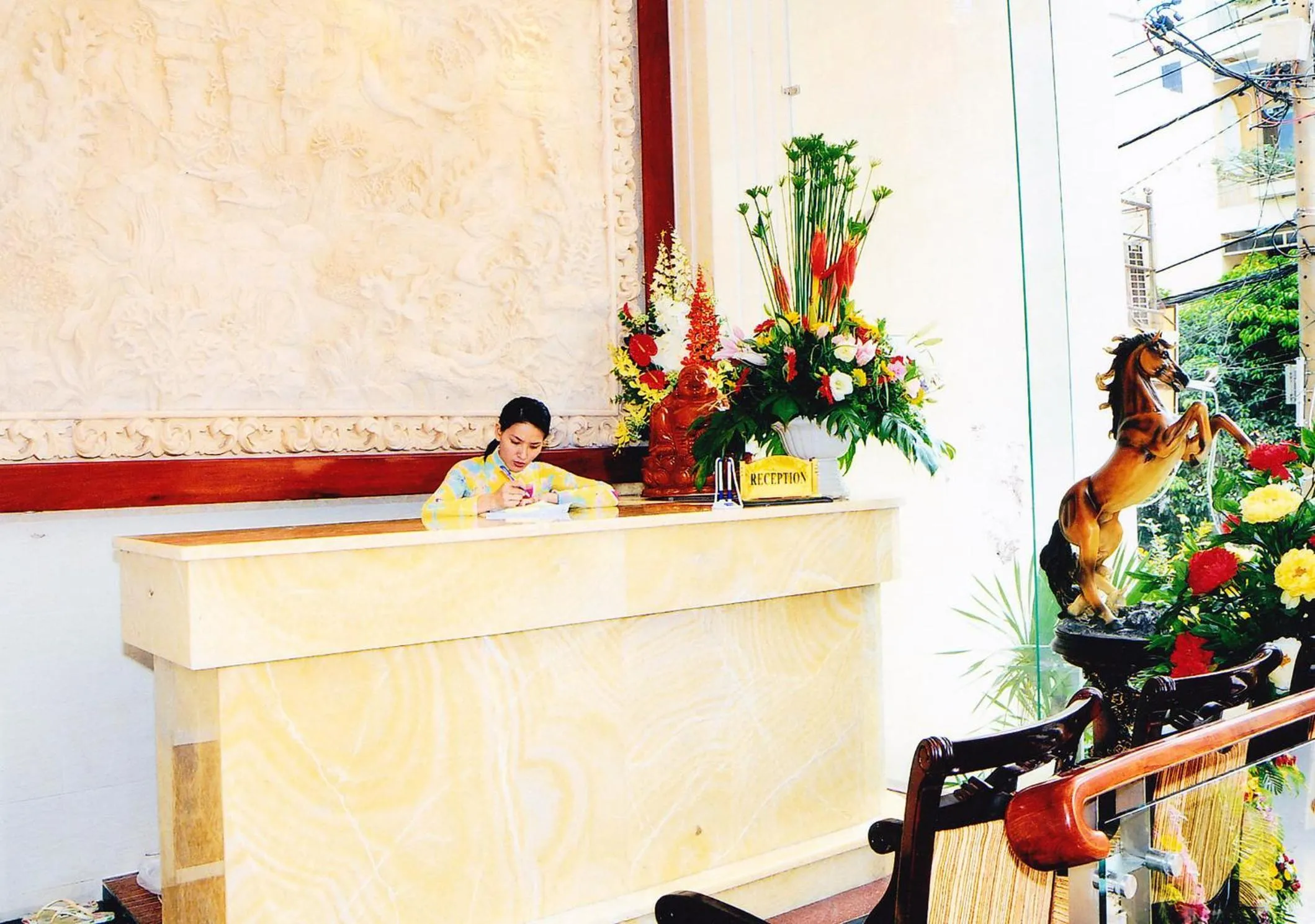 HOANG THANH THUY AIRPORT HOTEL 2 - Gần Ẩm Thực Đêm Chợ Hoàng Hoa Thám